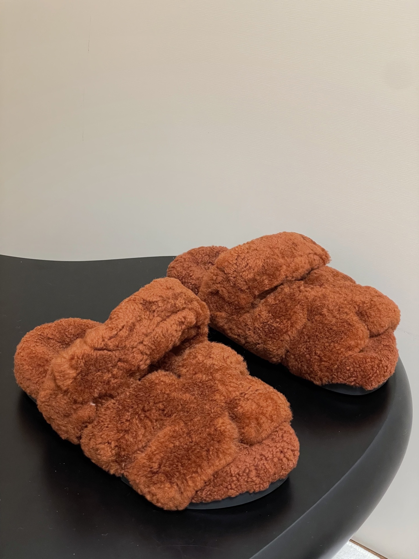 Hermès Hermes 爱马仕 H家 Cheryp毛拖鞋系列 款二舅拖鞋H型魔术贴平底二舅羊羔毛凉拖鞋 休闲懒人鞋