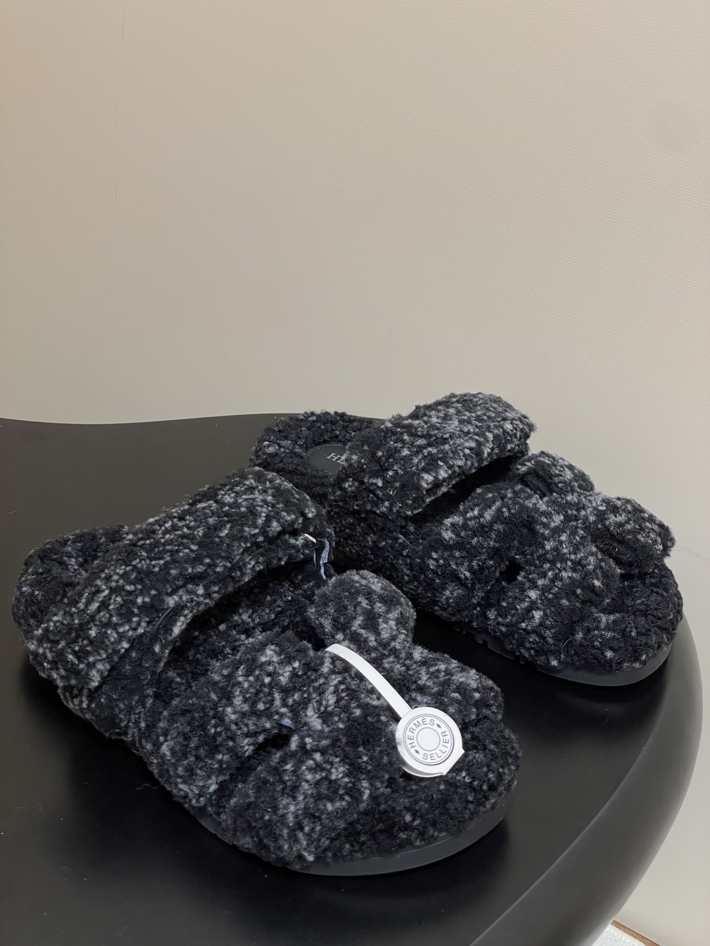 Hermès Hermes 爱马仕 H家 Cheryp毛拖鞋系列 款二舅拖鞋H型魔术贴平底二舅羊羔毛凉拖鞋 休闲懒人鞋