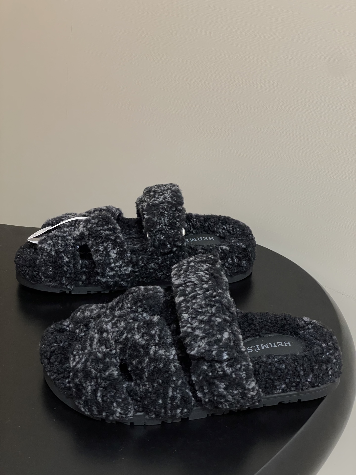 Hermès Hermes 爱马仕 H家 Cheryp毛拖鞋系列 款二舅拖鞋H型魔术贴平底二舅羊羔毛凉拖鞋 休闲懒人鞋