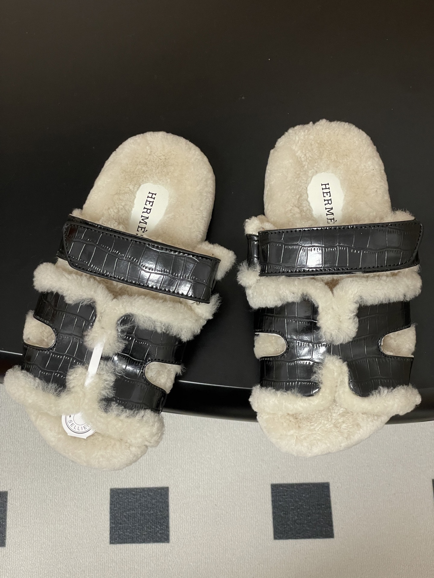 Hermès Hermes 爱马仕 H家 Cheryp毛拖鞋系列 款二舅拖鞋H型魔术贴平底二舅羊羔毛凉拖鞋 休闲懒人鞋