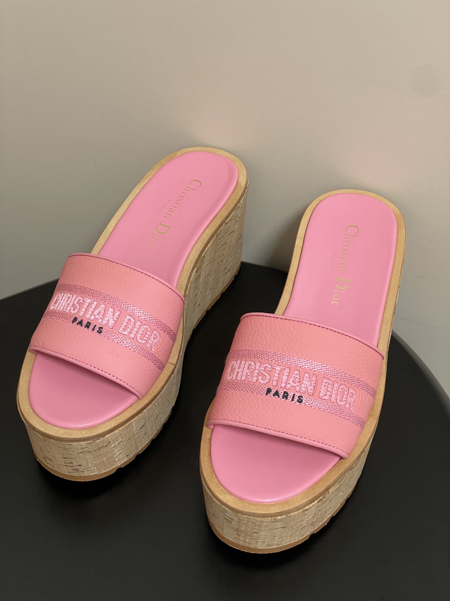 Dior 25ss春夏新款Dior 迪奥Dway厚底凉拖鞋防水台软木底厚底高跟拖鞋粒面牛皮坡跟拖鞋