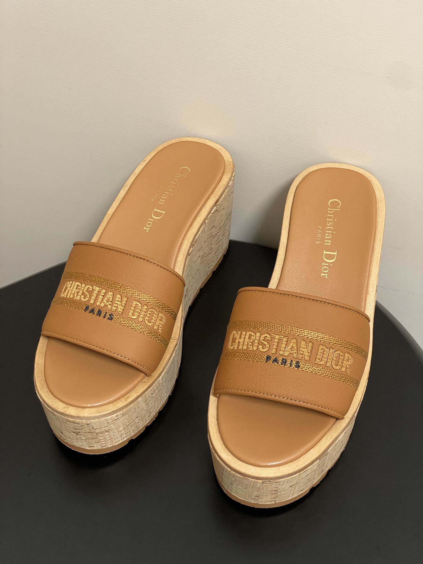 Dior 25ss春夏新款Dior 迪奥Dway厚底凉拖鞋防水台软木底厚底高跟拖鞋粒面牛皮坡跟拖鞋