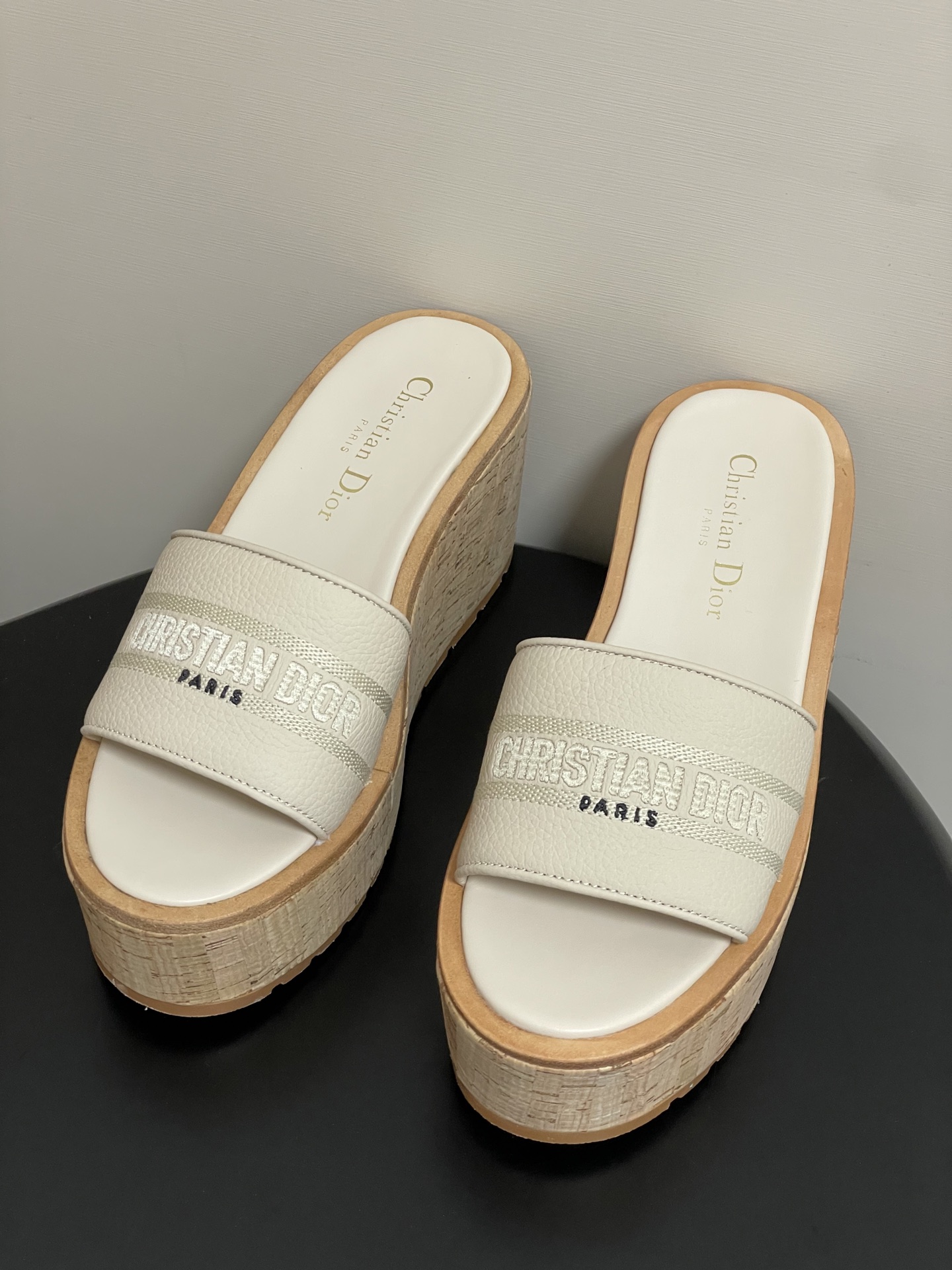 Dior 25ss春夏新款Dior 迪奥Dway厚底凉拖鞋防水台软木底厚底高跟拖鞋粒面牛皮坡跟拖鞋