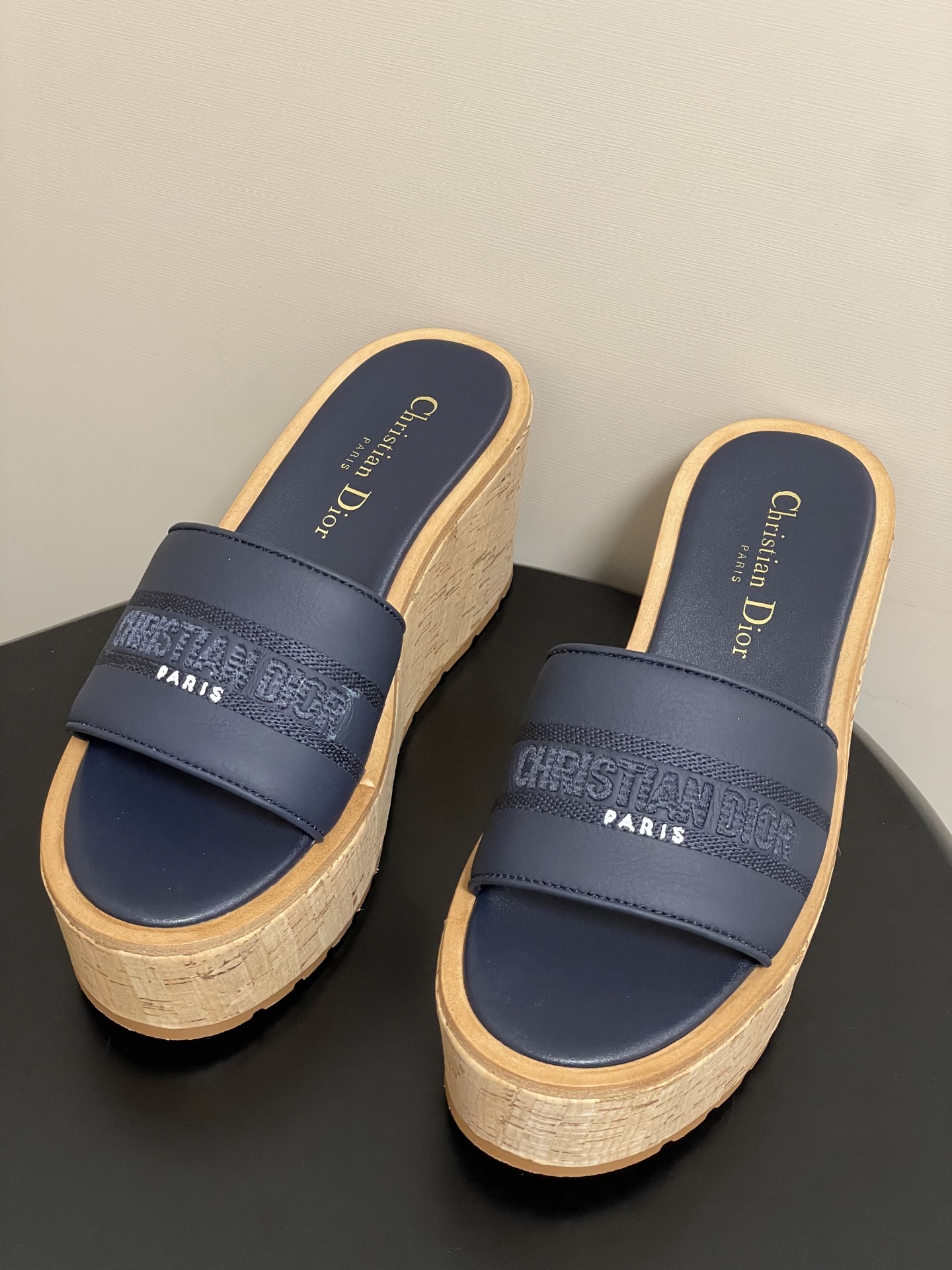 Dior 25ss春夏新款Dior 迪奥Dway厚底凉拖鞋防水台软木底厚底高跟拖鞋粒面牛皮坡跟拖鞋