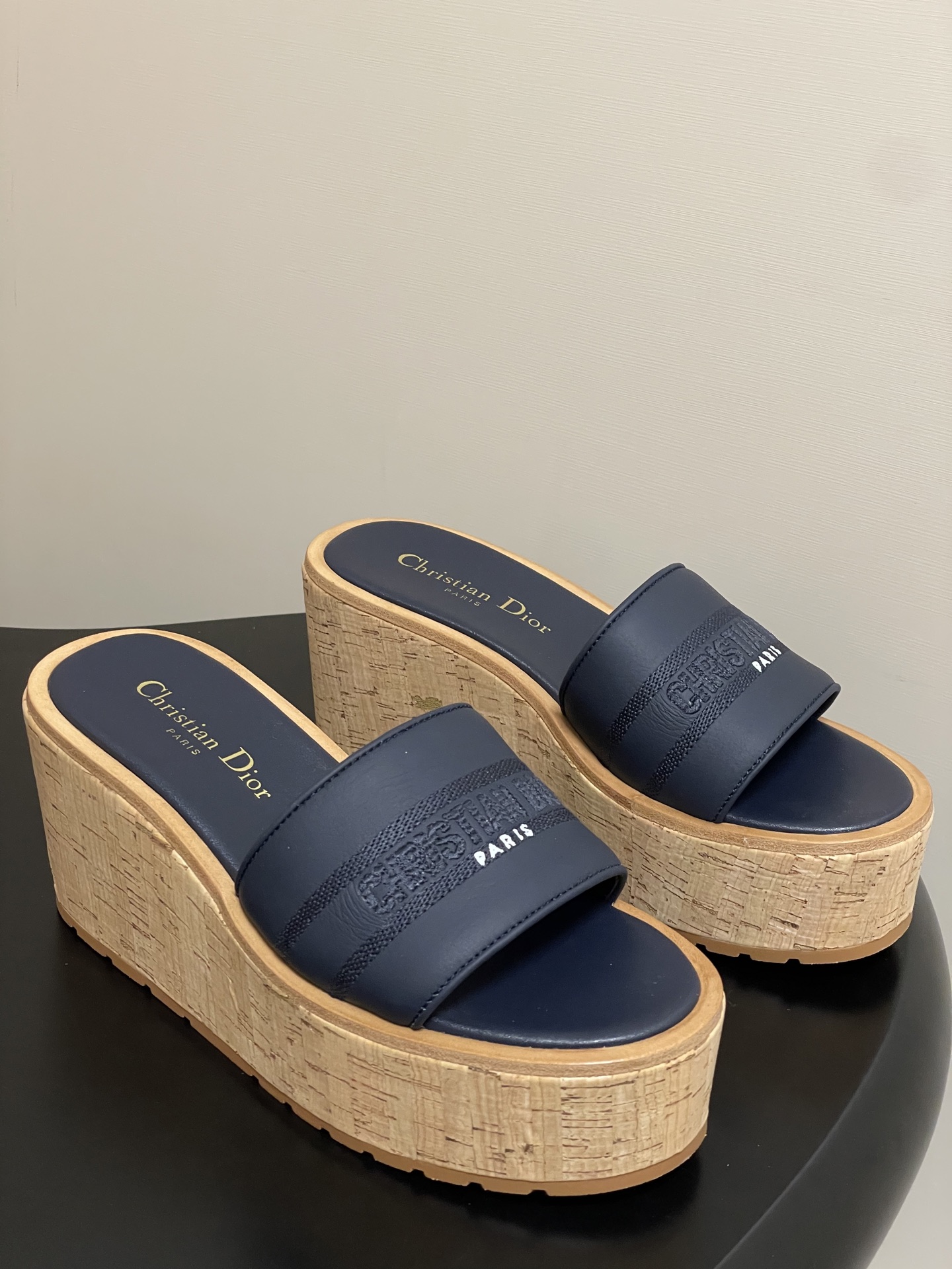 Dior 25ss春夏新款Dior 迪奥Dway厚底凉拖鞋防水台软木底厚底高跟拖鞋粒面牛皮坡跟拖鞋