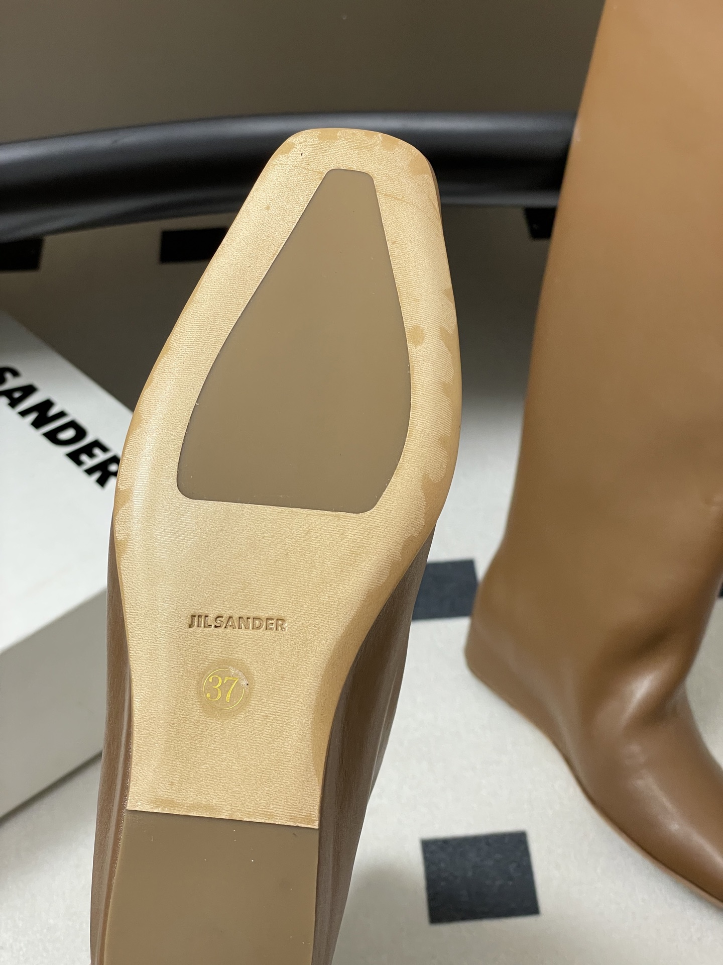 “Jill Sander Gilsanda Boots: Classic, High-Quality, Elevating Fashion for Autumn & Winter” - 图片 7