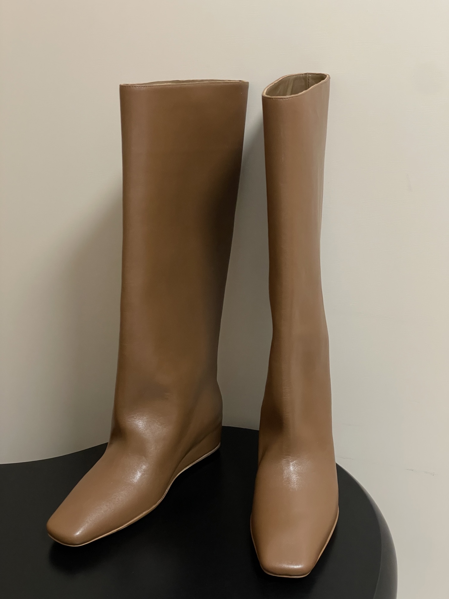 “Jill Sander Gilsanda Boots: Classic, High-Quality, Elevating Fashion for Autumn & Winter” - 图片 2