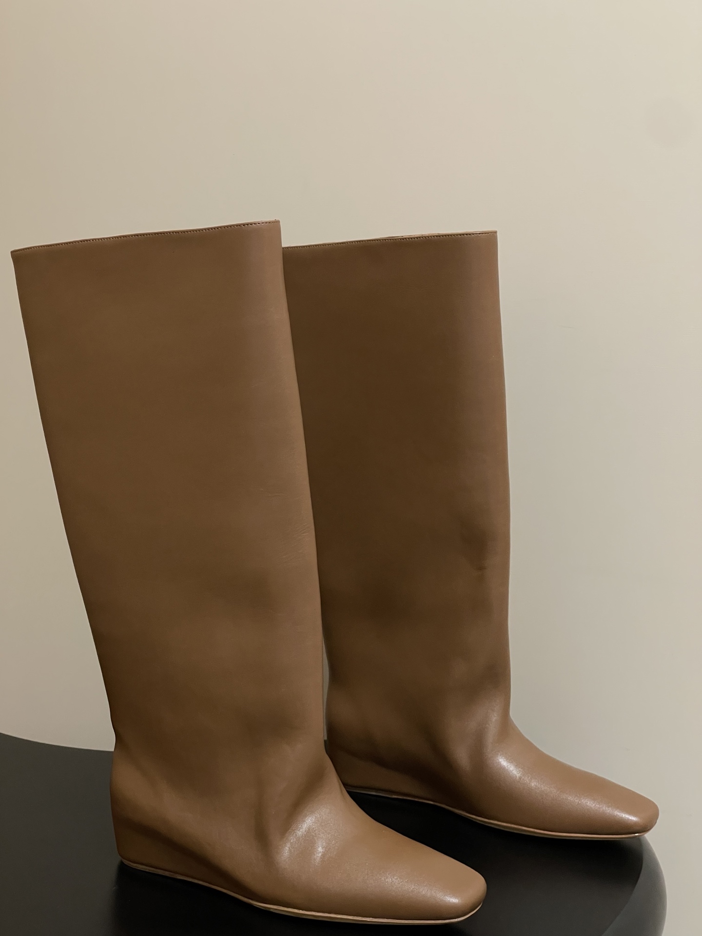 “Jill Sander Gilsanda Boots: Classic, High-Quality, Elevating Fashion for Autumn & Winter”
