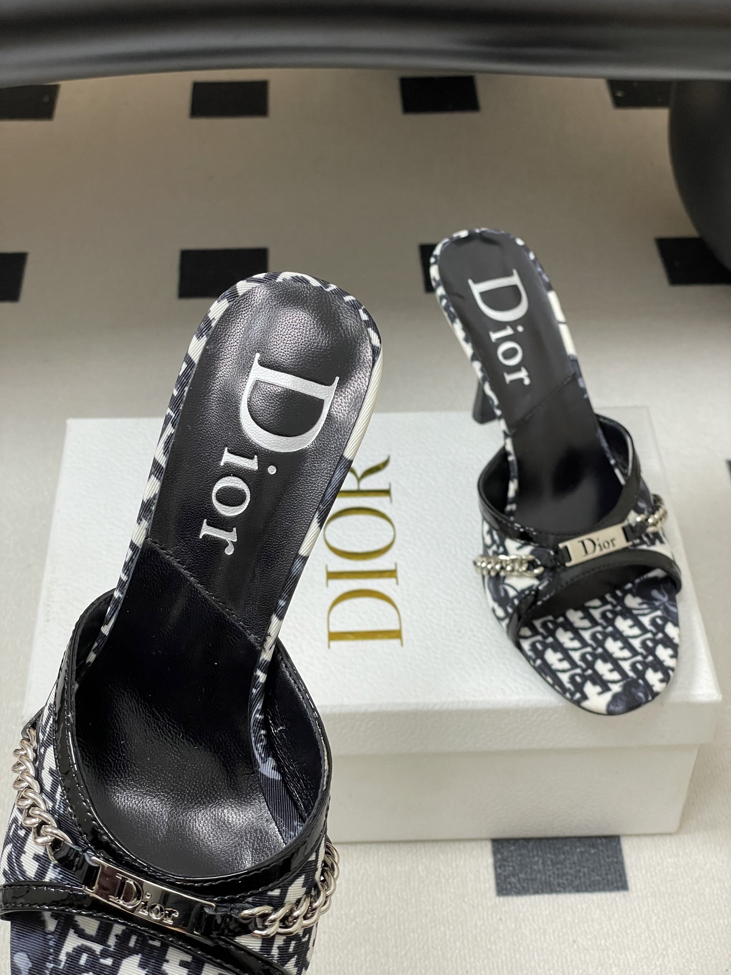 Dior Dior 迪奥 25ss春夏新款中古风链条高跟凉拖鞋