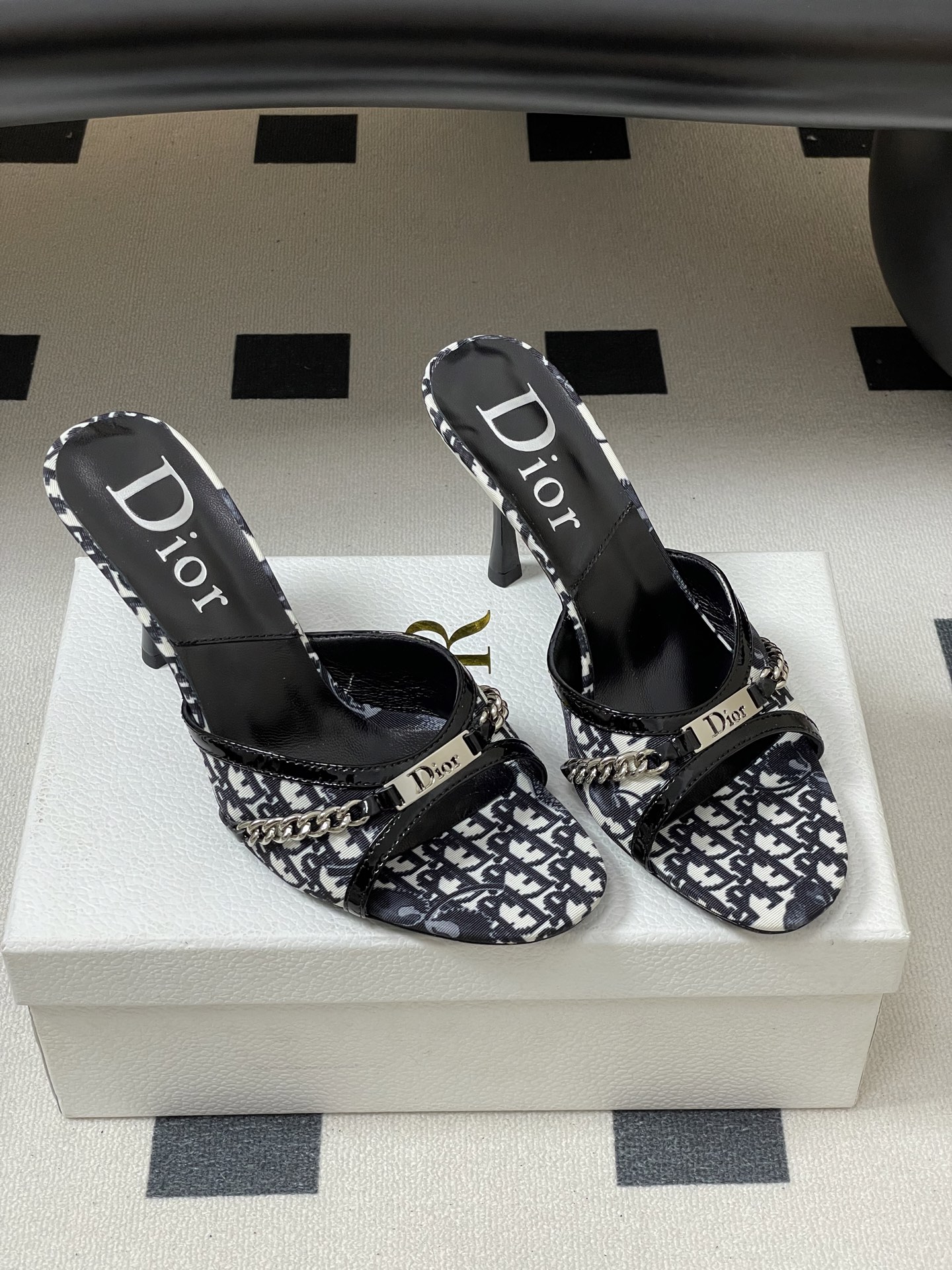 Dior Dior 迪奥 25ss春夏新款中古风链条高跟凉拖鞋