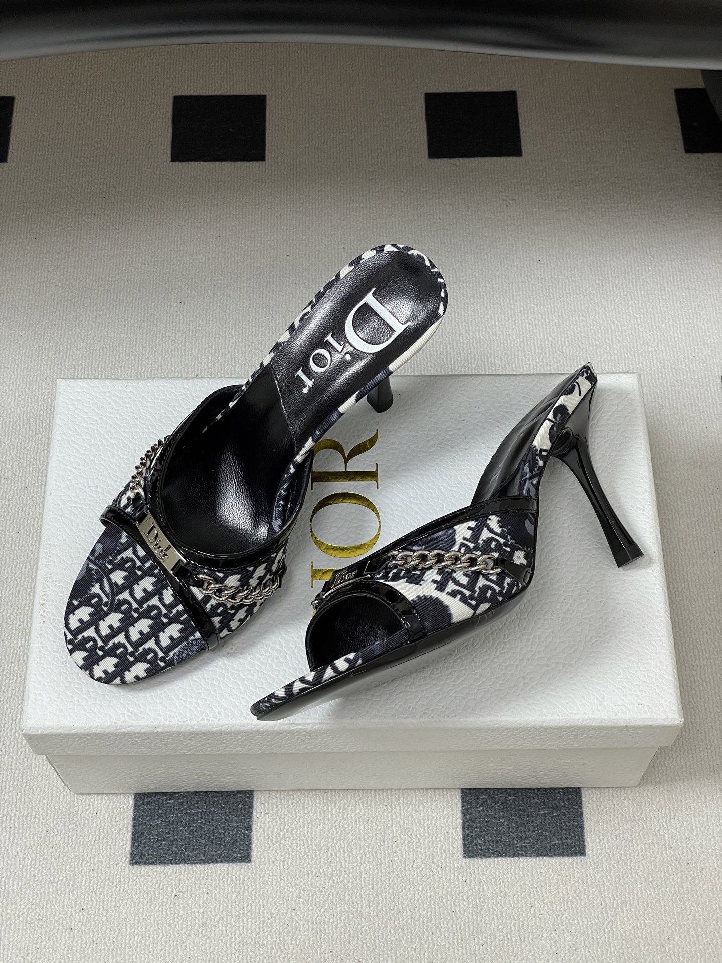 Dior Dior 迪奥 25ss春夏新款中古风链条高跟凉拖鞋