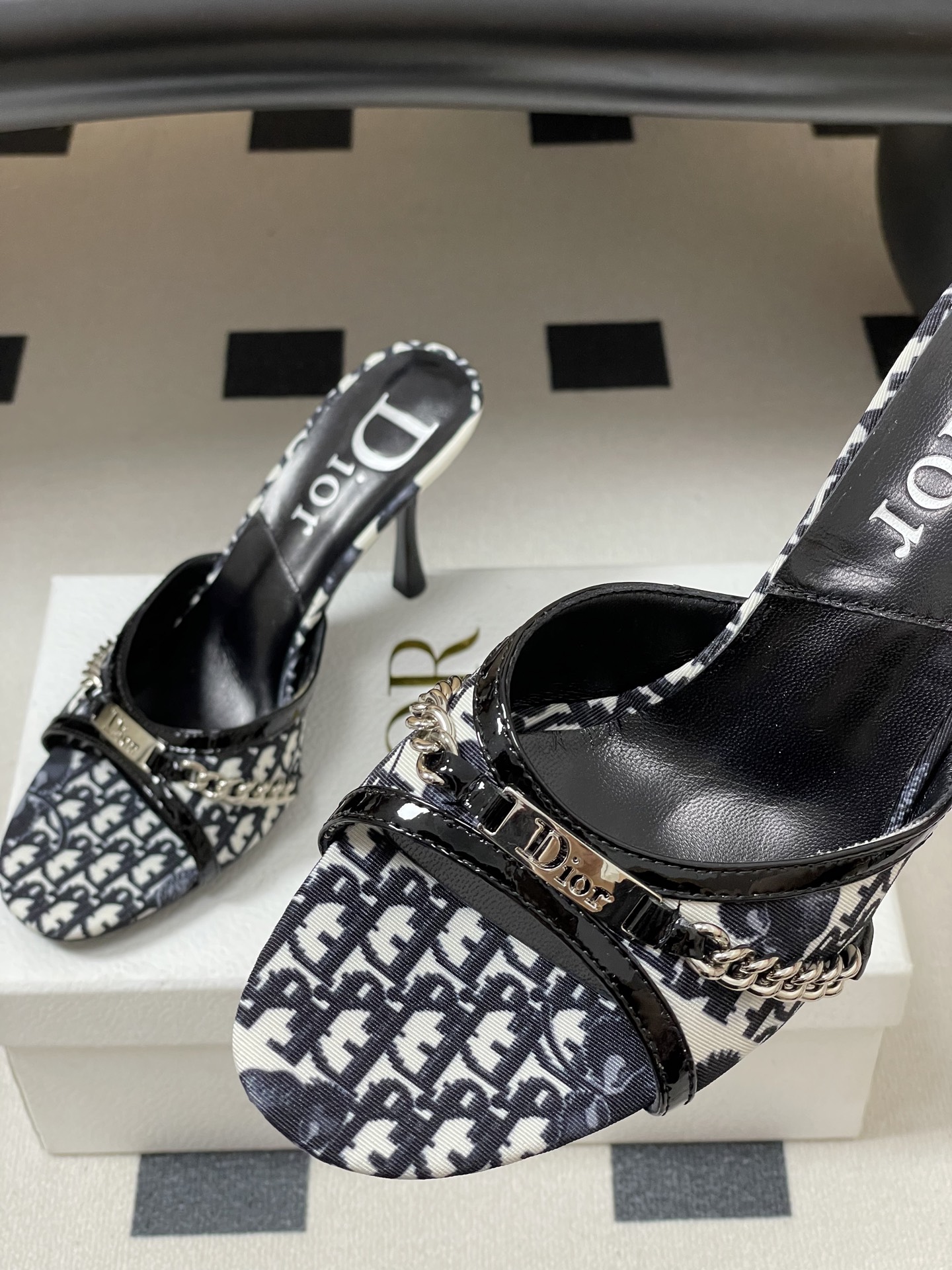 Dior Dior 迪奥 25ss春夏新款中古风链条高跟凉拖鞋