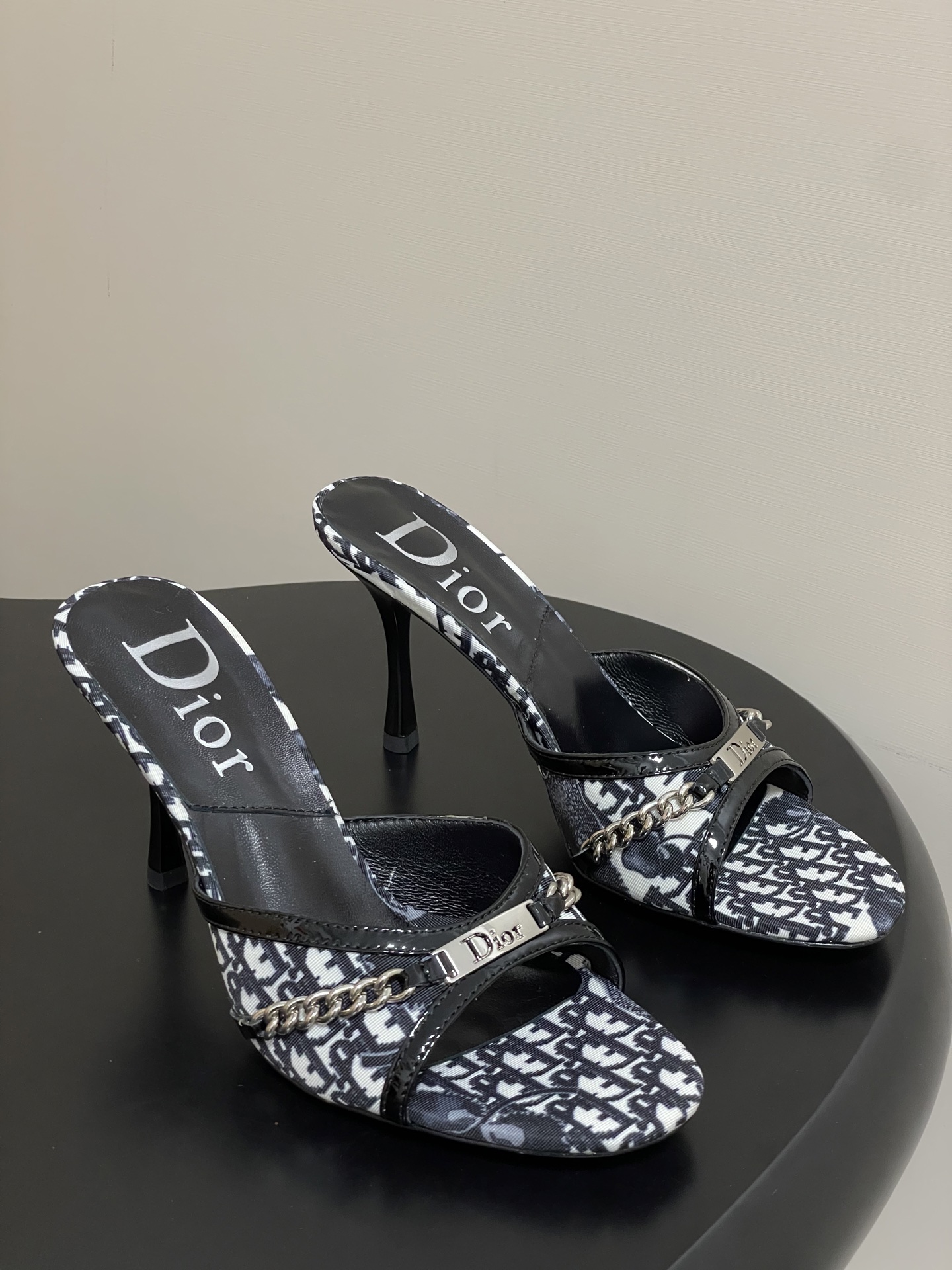 Dior Dior 迪奥 25ss春夏新款中古风链条高跟凉拖鞋