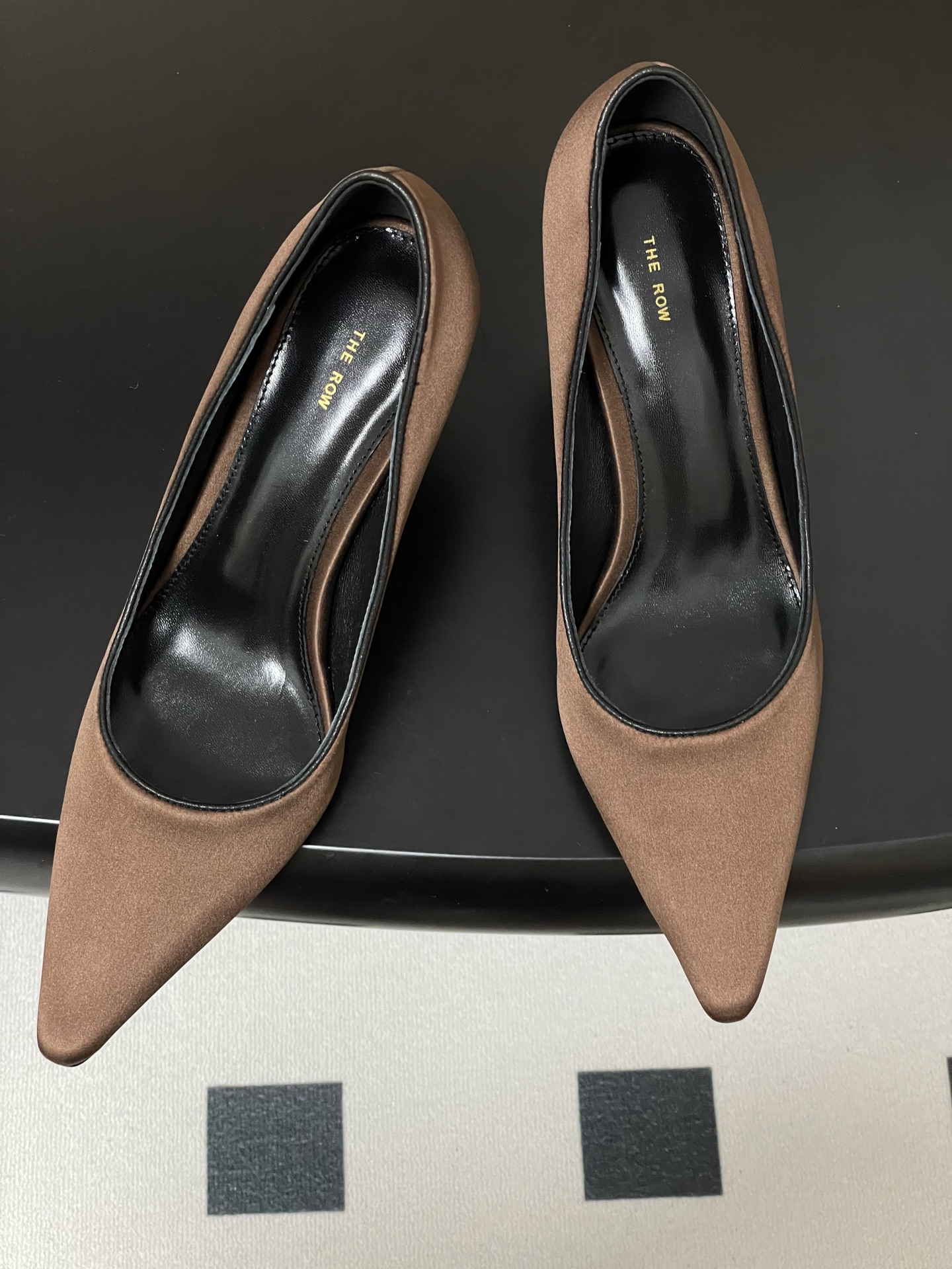 Luxurious Sheepskin and Silk High Heel Shoes: Cozy, Stylish, and Worn by Internet Celebrities – Product Details and Features - 图片 2