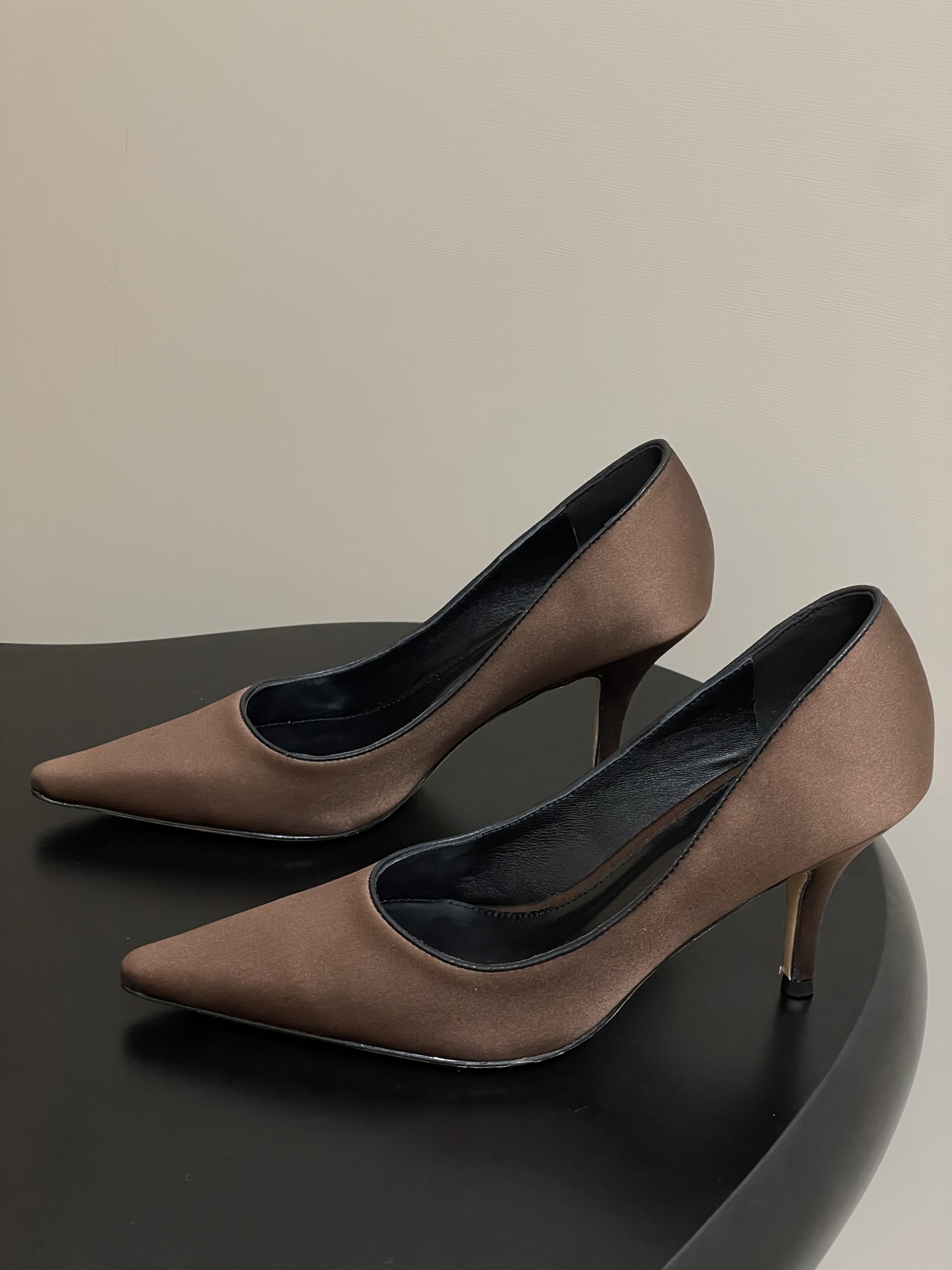 Luxurious Sheepskin and Silk High Heel Shoes: Cozy, Stylish, and Worn by Internet Celebrities – Product Details and Features - 图片 3
