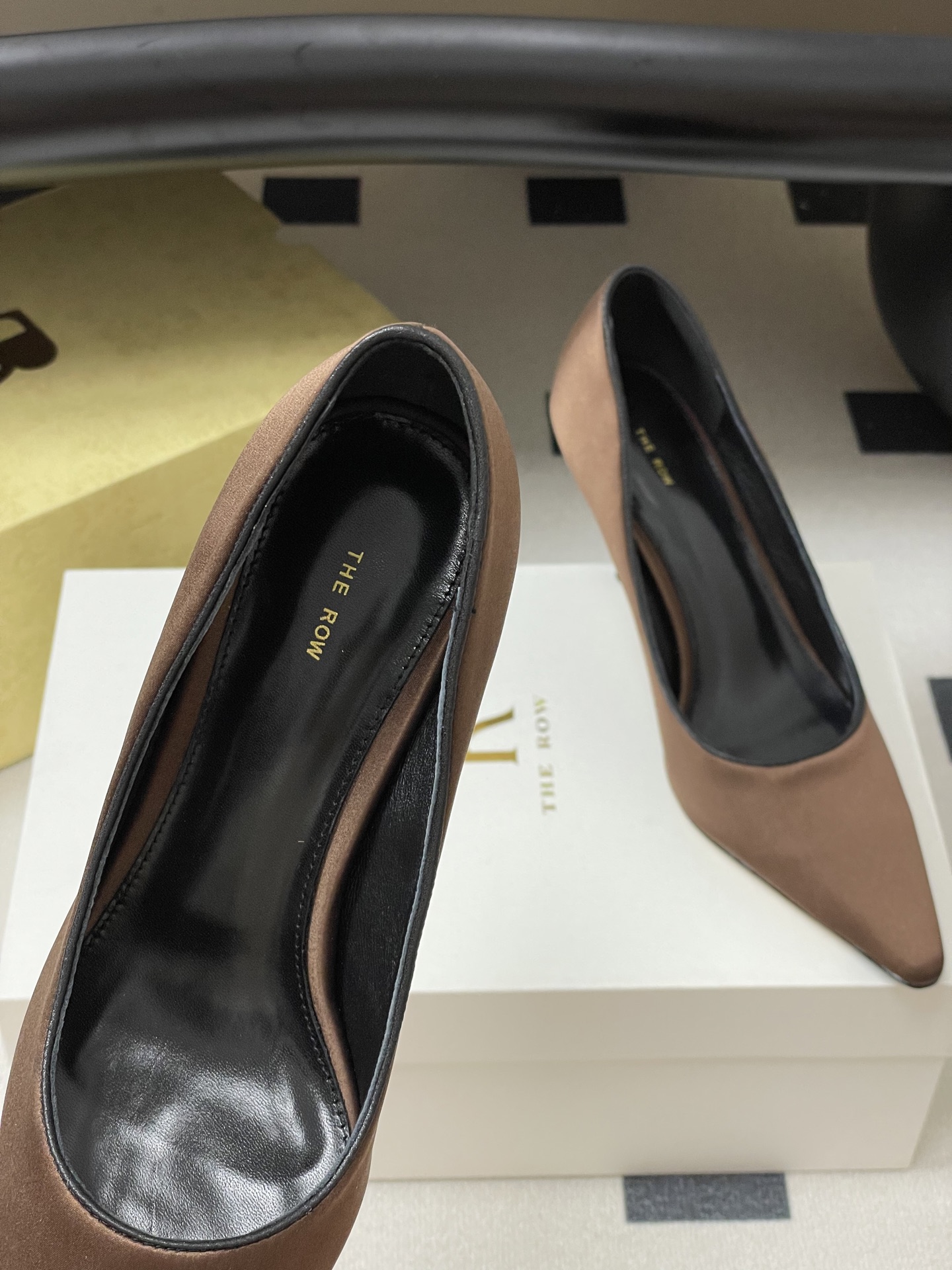 Luxurious Sheepskin and Silk High Heel Shoes: Cozy, Stylish, and Worn by Internet Celebrities – Product Details and Features - 图片 7