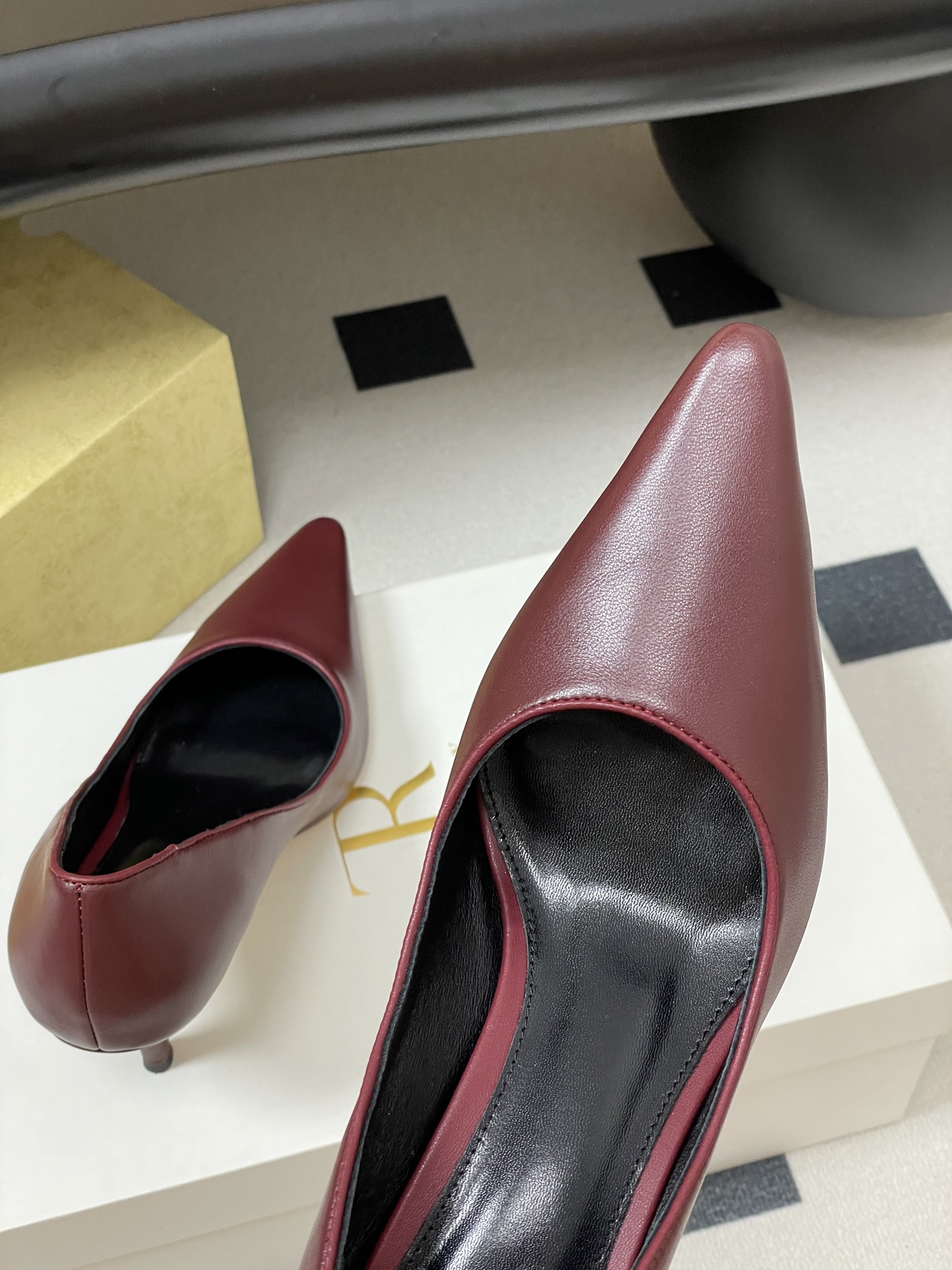“Cozy and Stylish Sheepskin Shoes for Internet Influencers | Italian Platinum Soles | Size 35-39” - 图片 9