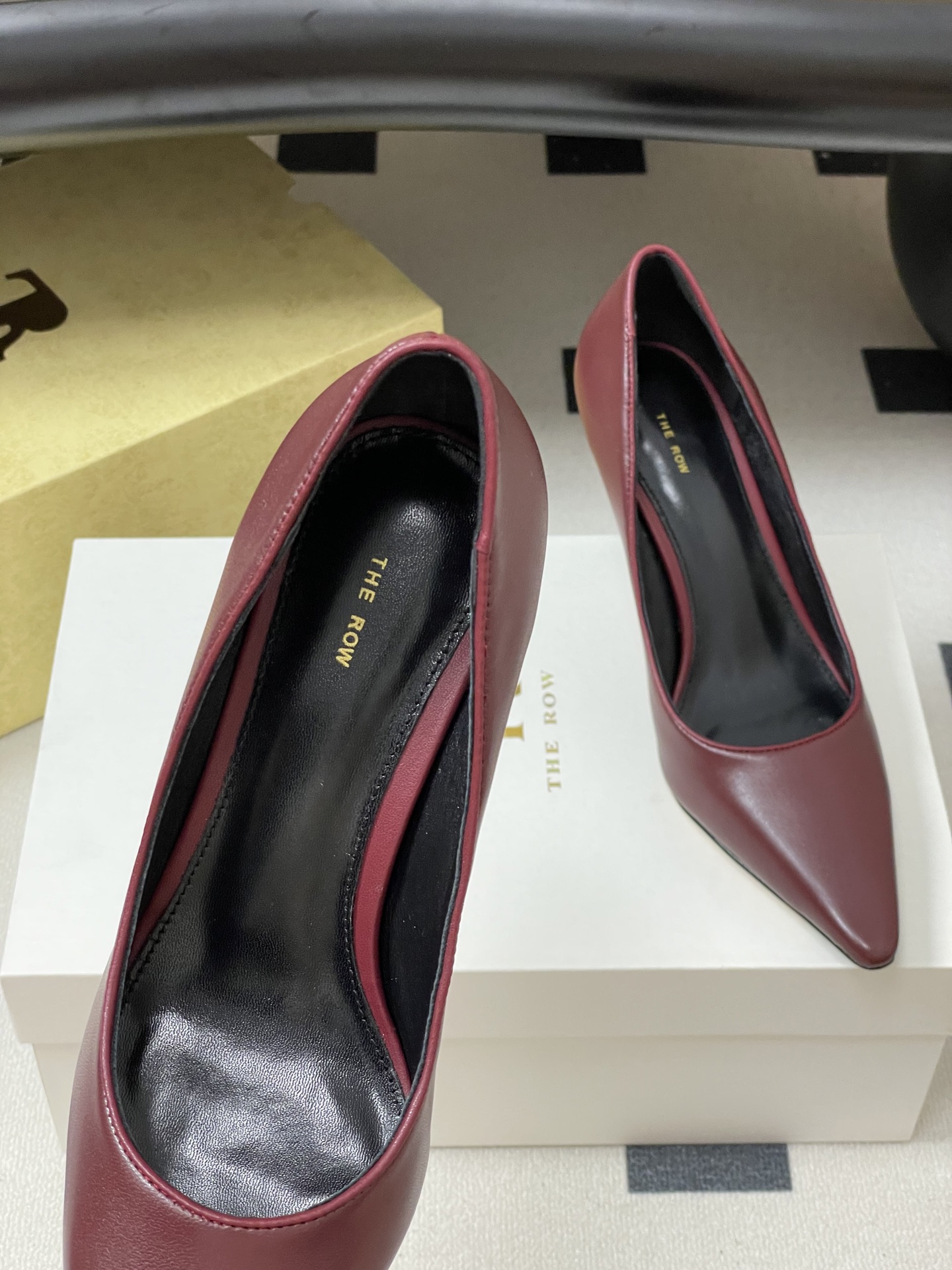 “Cozy and Stylish Sheepskin Shoes for Internet Influencers | Italian Platinum Soles | Size 35-39” - 图片 7