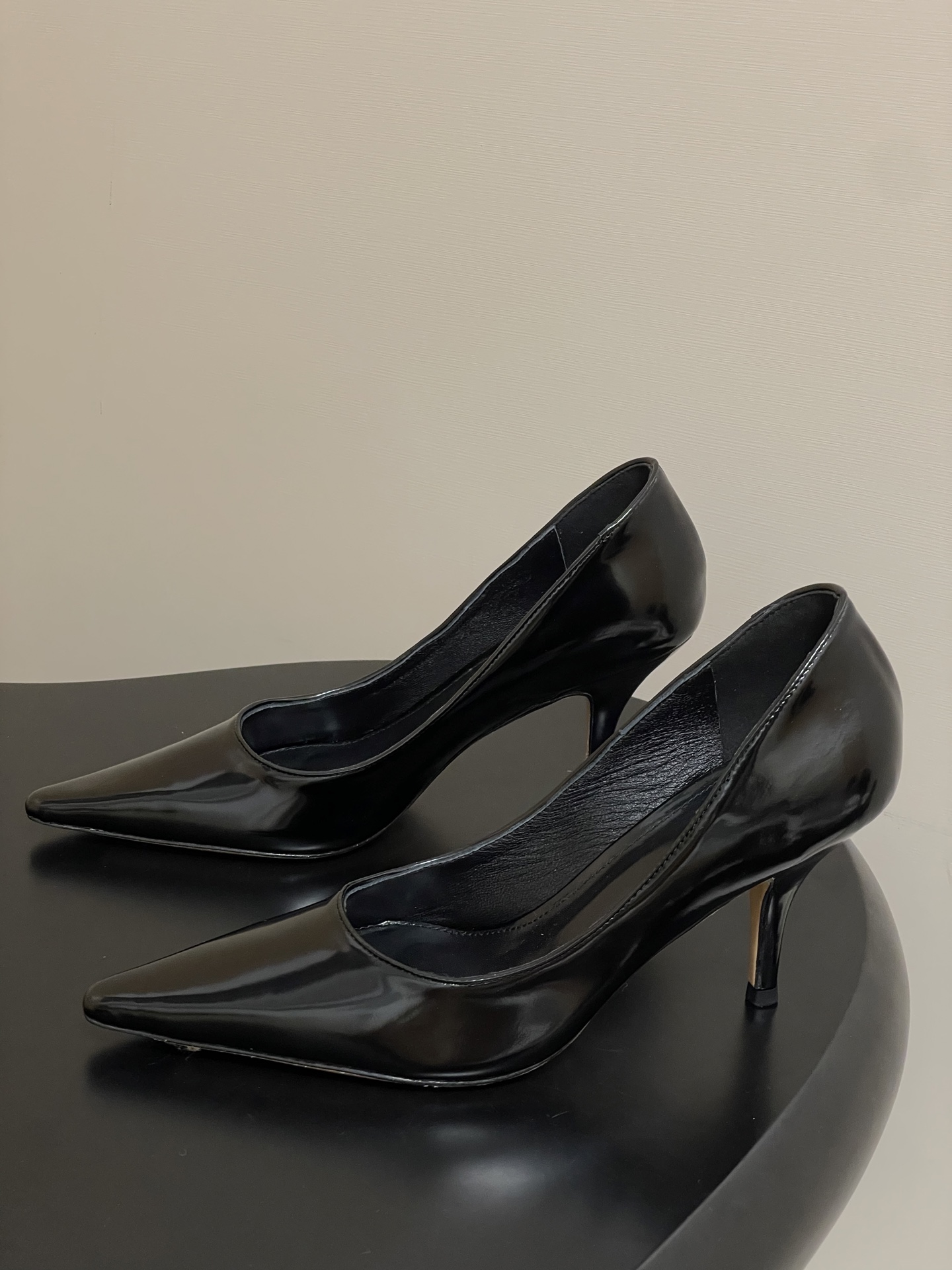 “Cozy Sheepskin and Silk High Heel Shoes for Fashionable Comfort – Size 35-39” - 图片 3