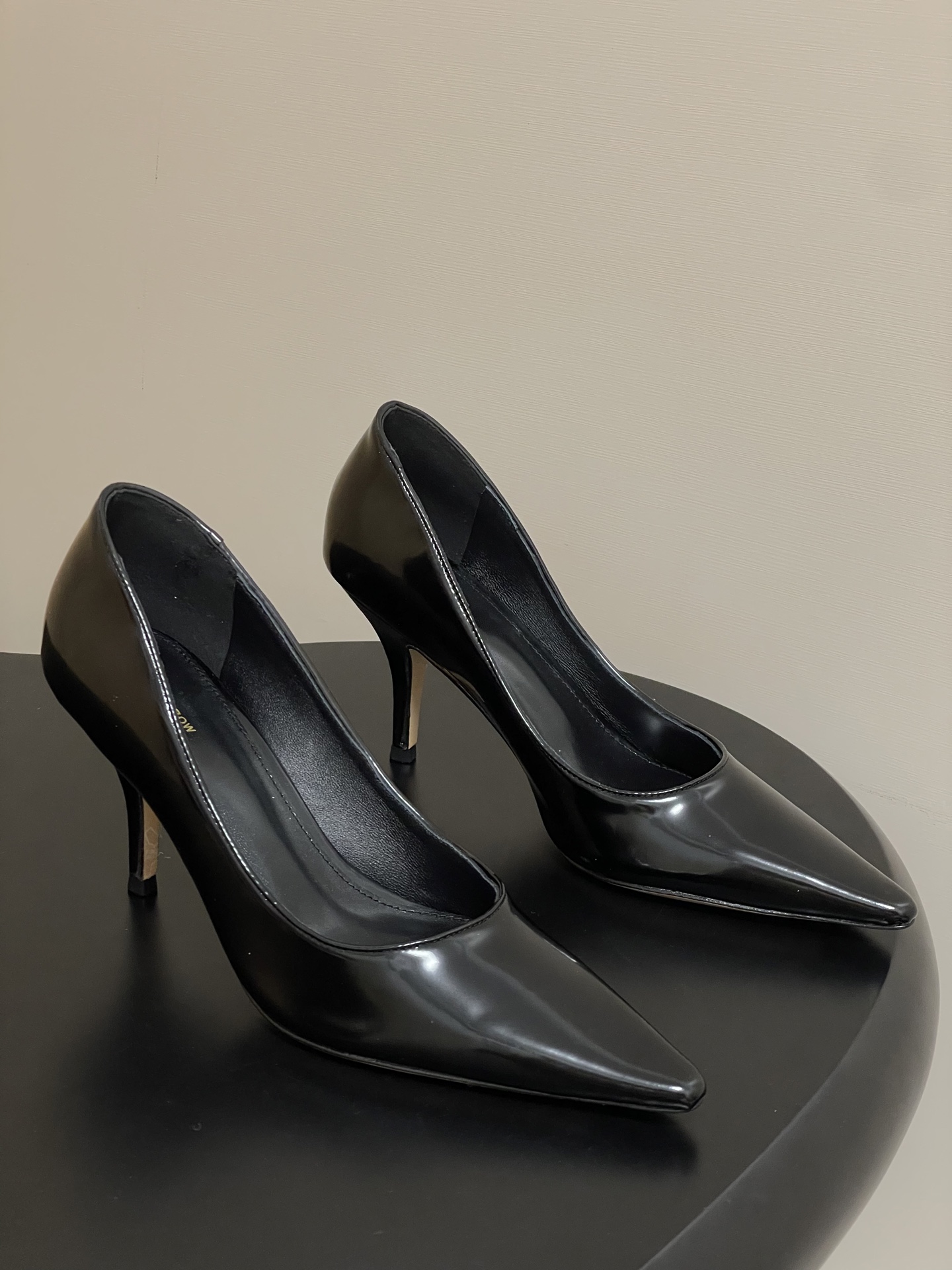“Cozy Sheepskin and Silk High Heel Shoes for Fashionable Comfort – Size 35-39”