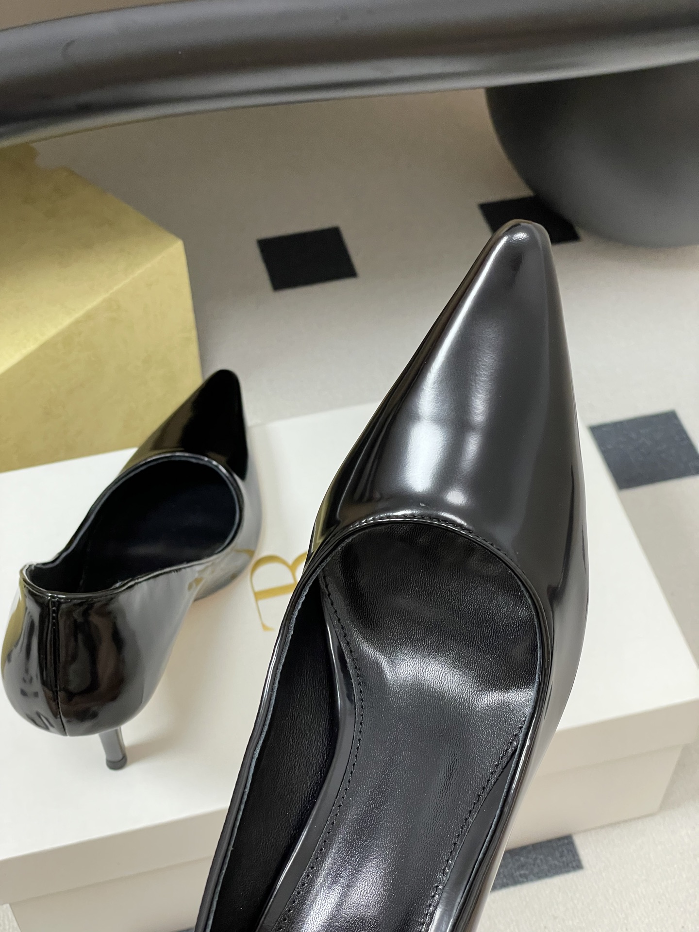 “Cozy Sheepskin and Silk High Heel Shoes for Fashionable Comfort – Size 35-39” - 图片 9