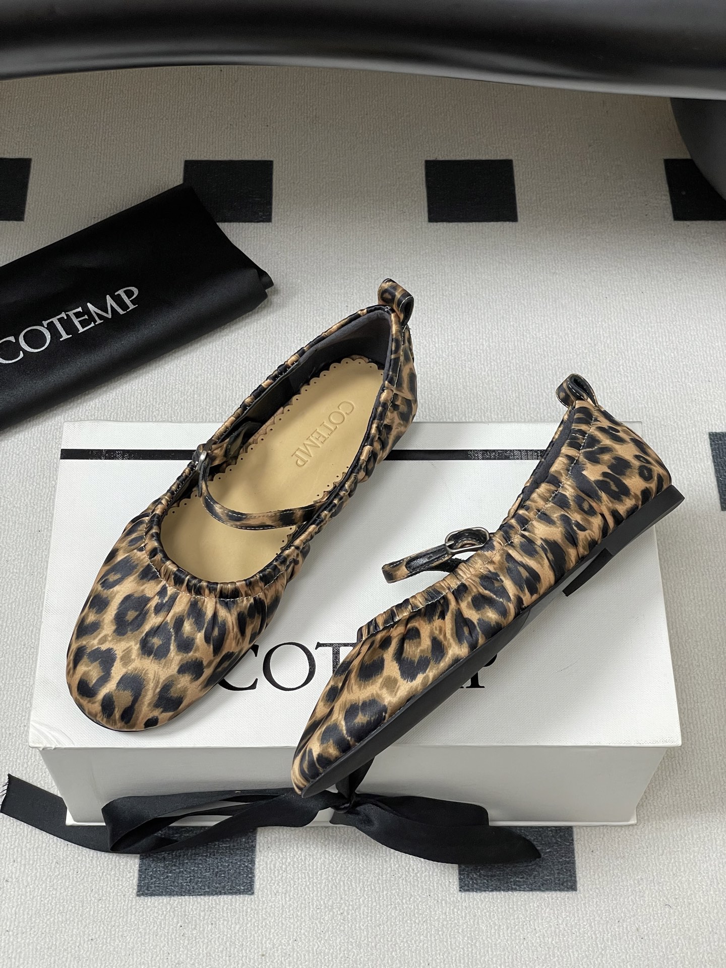 Leopard-Striped Grandmother’s Shoes with Mary Jane Style: Comfortable and Stylish Ballet Flats - 图片 4