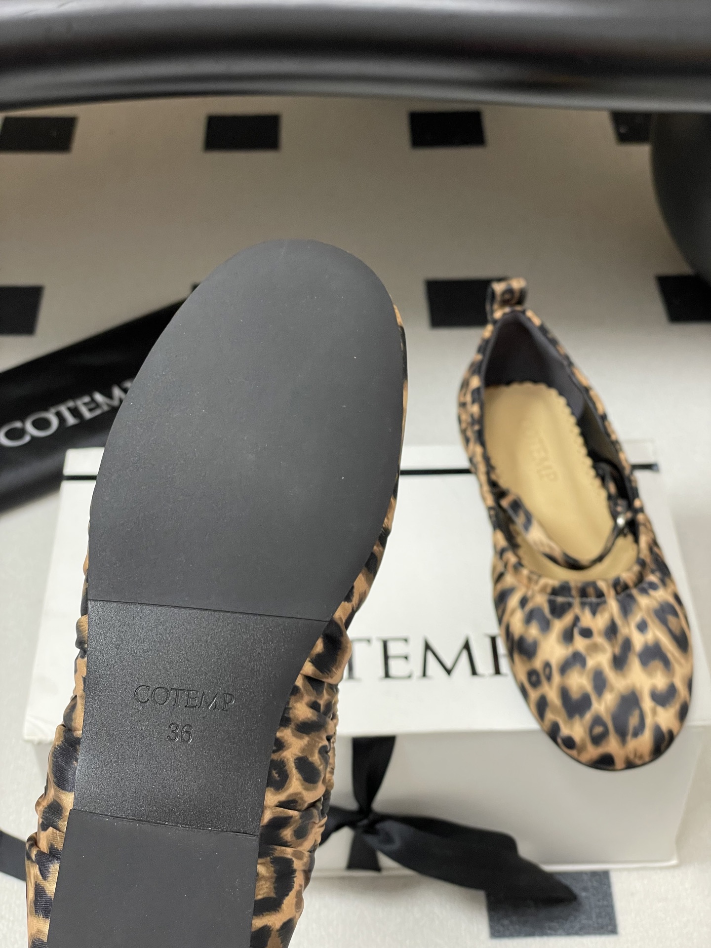 Leopard-Striped Grandmother’s Shoes with Mary Jane Style: Comfortable and Stylish Ballet Flats - 图片 8