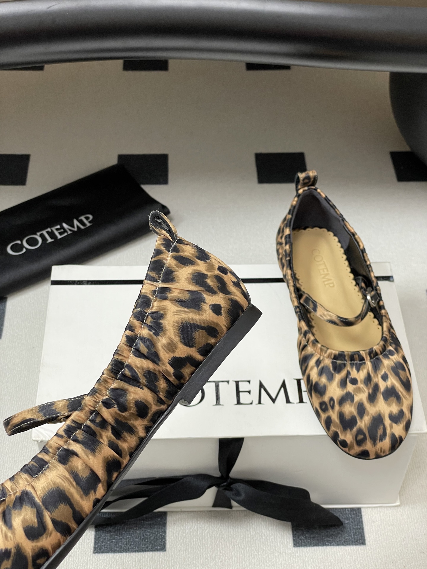 Leopard-Striped Grandmother’s Shoes with Mary Jane Style: Comfortable and Stylish Ballet Flats - 图片 6