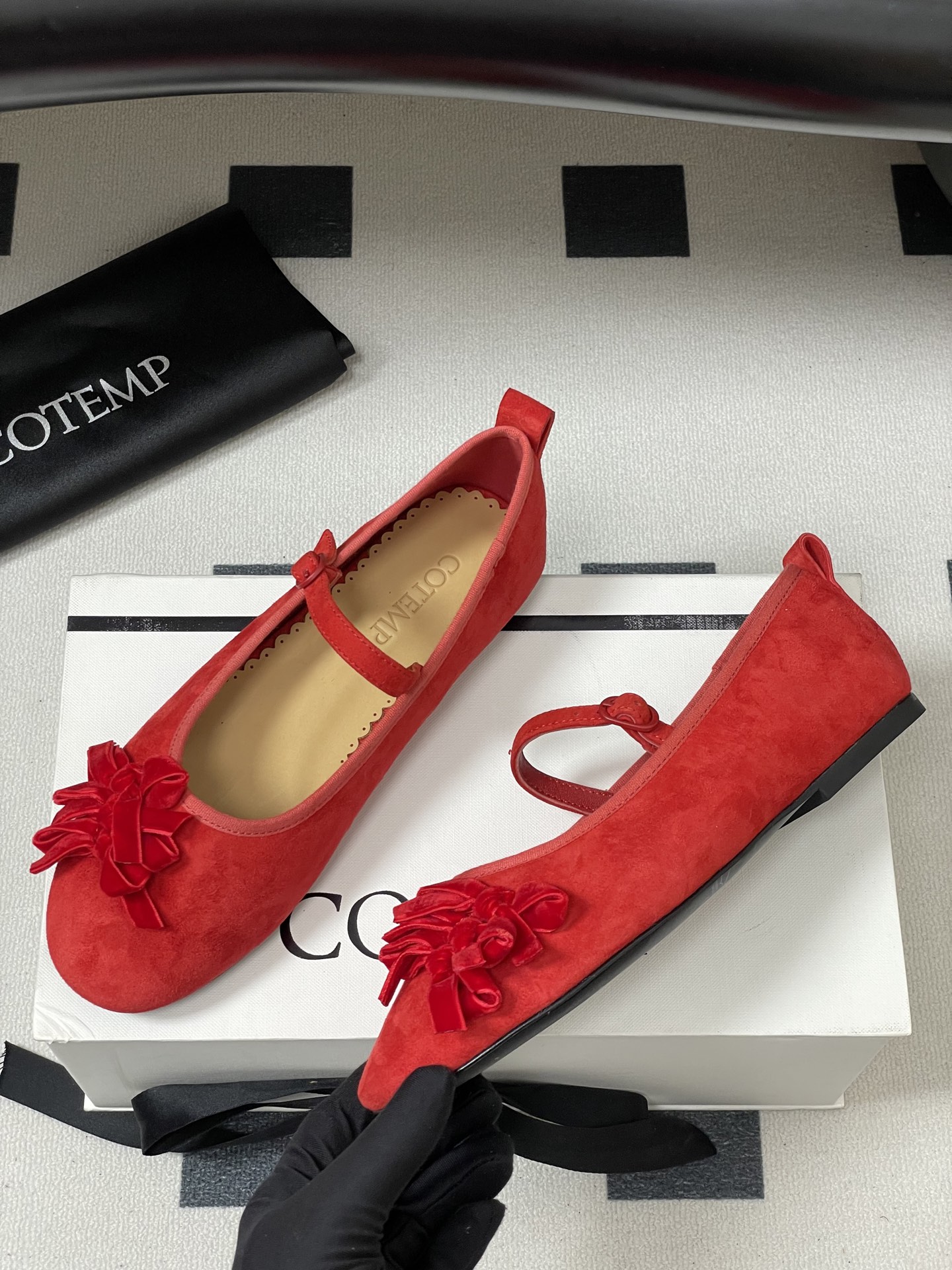 “Grandmother’s Shoes Series: Elegant Wool Ballet Flats with Butterfly Detail for Young Girls” - 图片 4