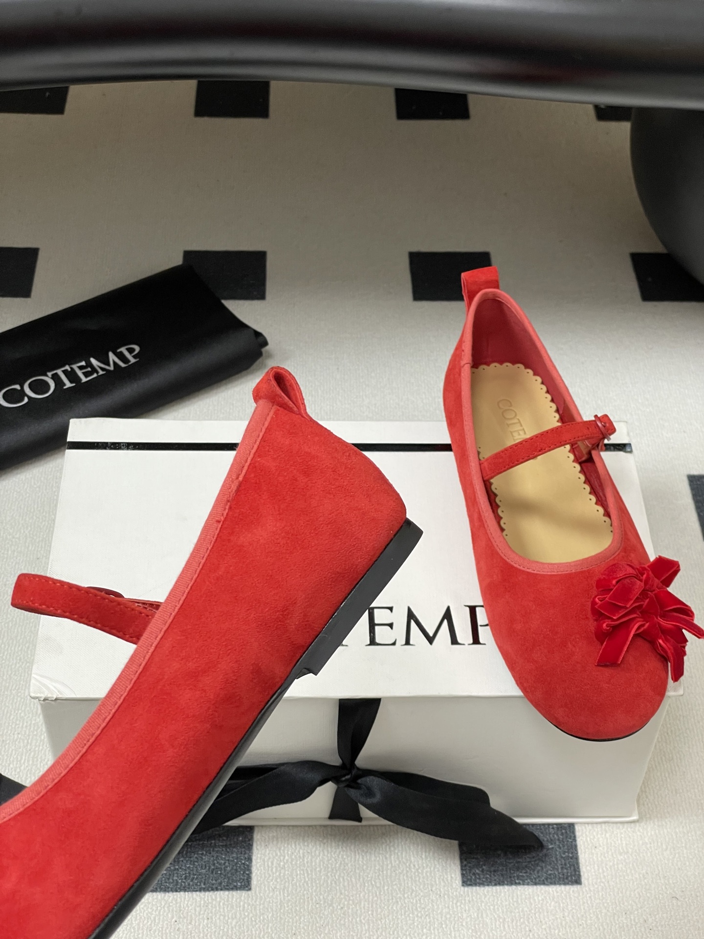 “Grandmother’s Shoes Series: Elegant Wool Ballet Flats with Butterfly Detail for Young Girls” - 图片 6