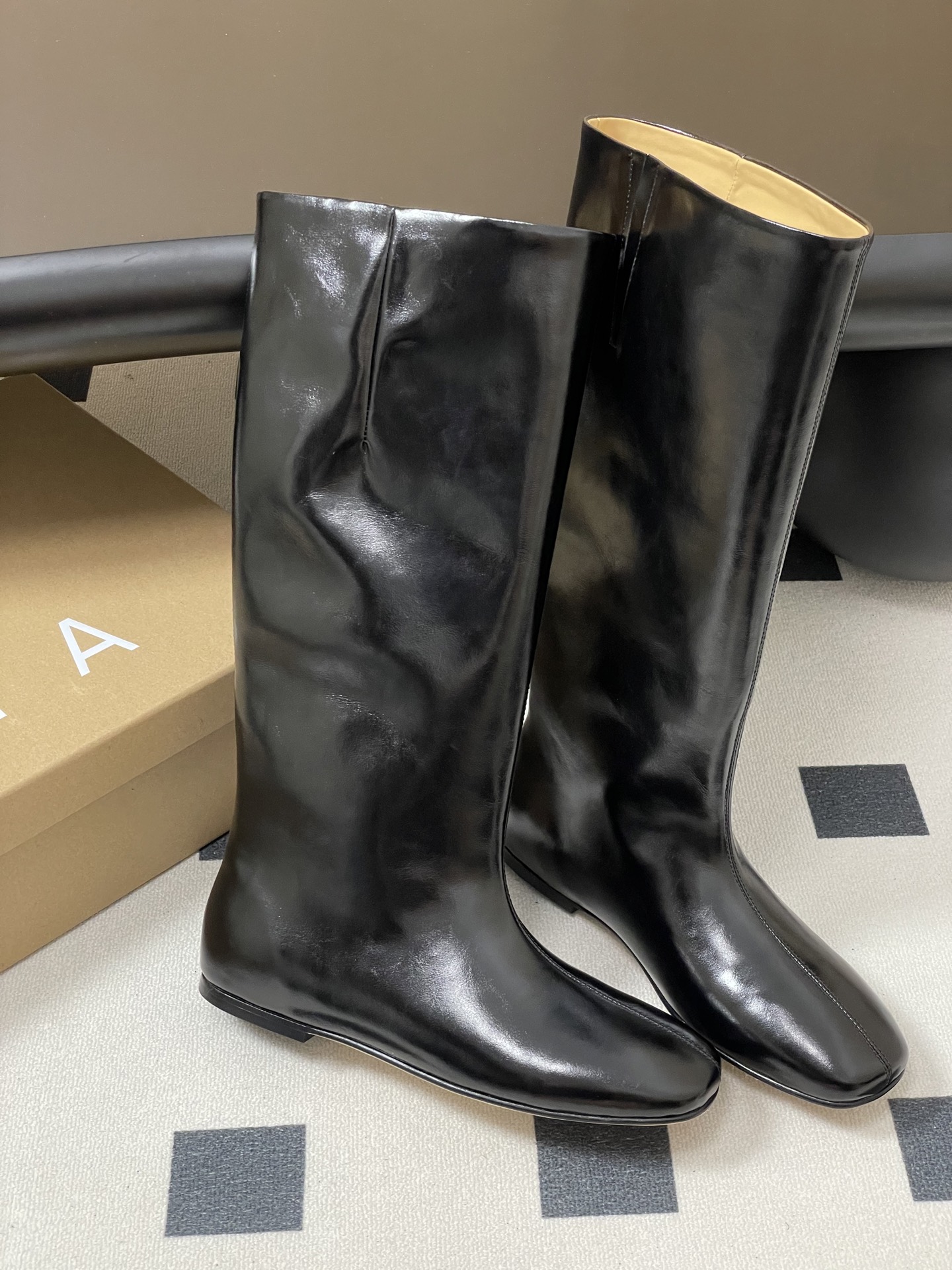 “Miista 25SS Autumn Winter Boots Collection: Stylish French Street Style with Custom Oil Skin and Italian Leather” - 图片 5