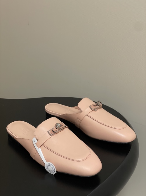 Hermes Oz Mule: Classic Kelly Buckle Leather Slides - New 25SS Color 1 Hermes Oz Mule: Classic Kelly Buckle Leather Slides - New 25SS Color