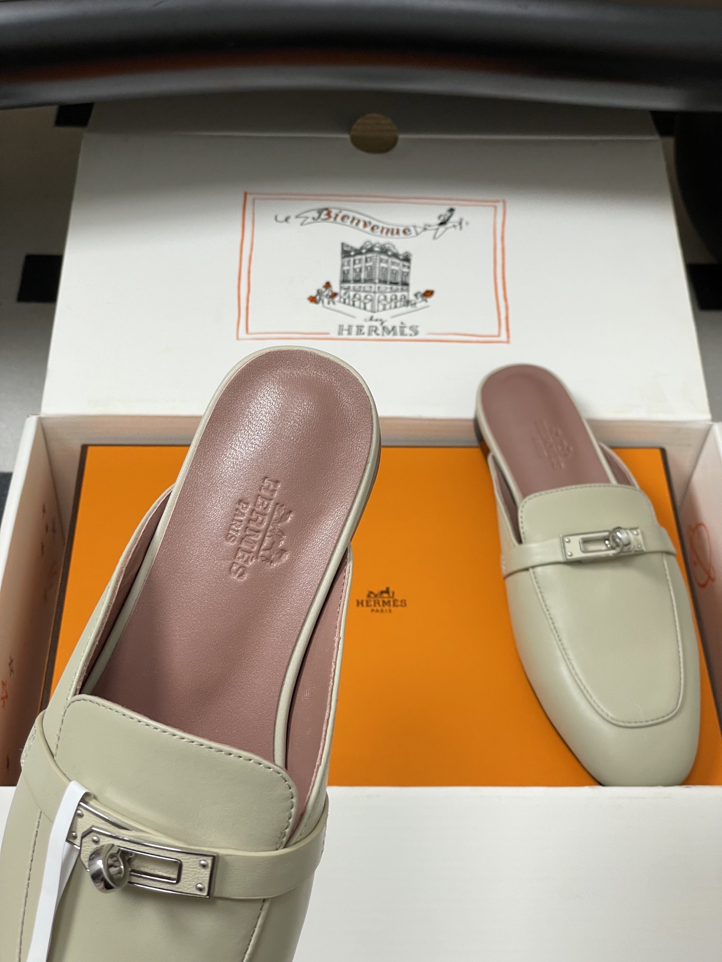 Hermes Women's Oz Mule: Kelly Buckle, Calfskin Leather, Slip-On Sandal 8 i1756157400489 1060 0 5