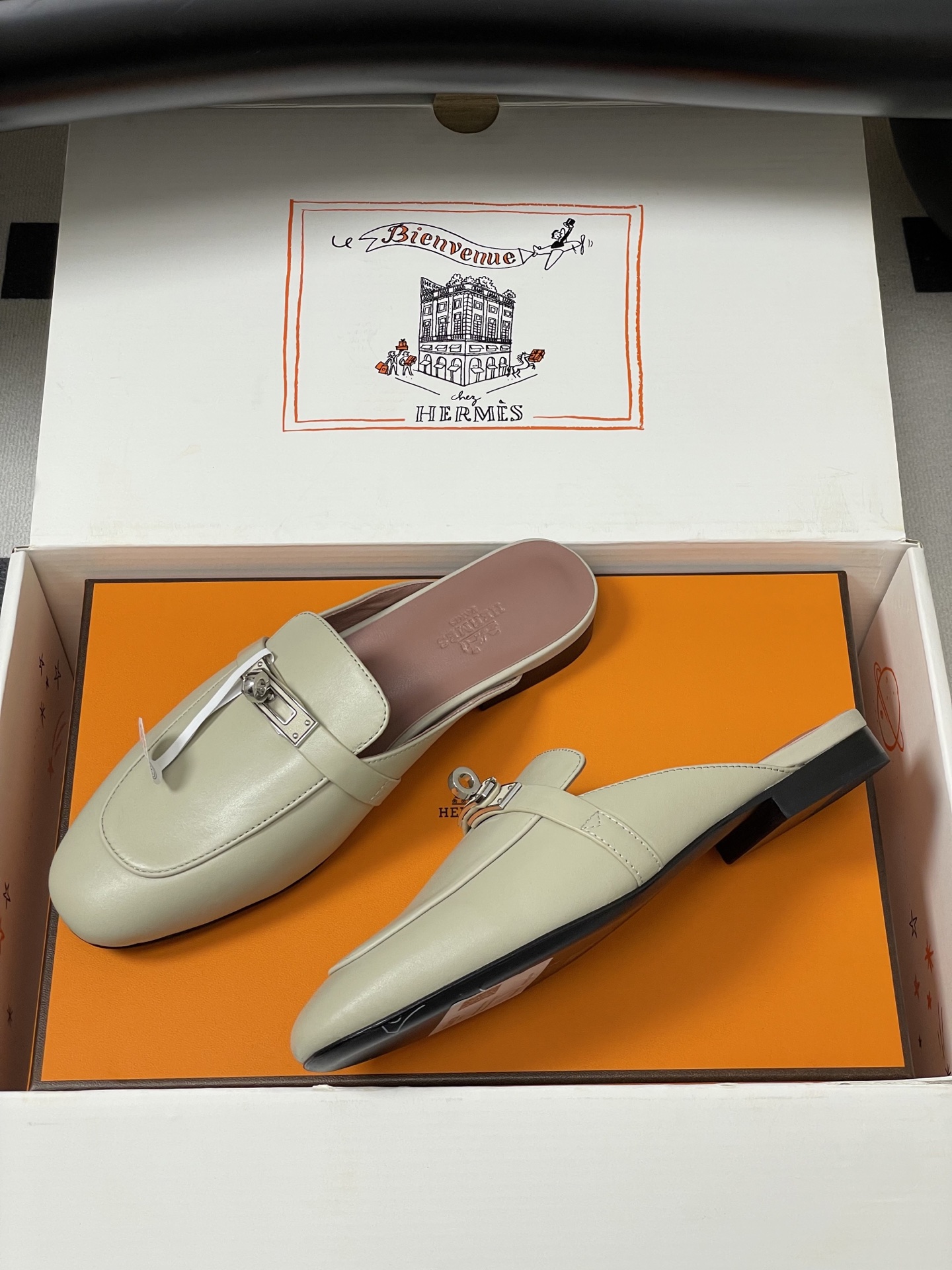 Hermes Women's Oz Mule: Kelly Buckle, Calfskin Leather, Slip-On Sandal 5 i1756157400827 7228 0 8