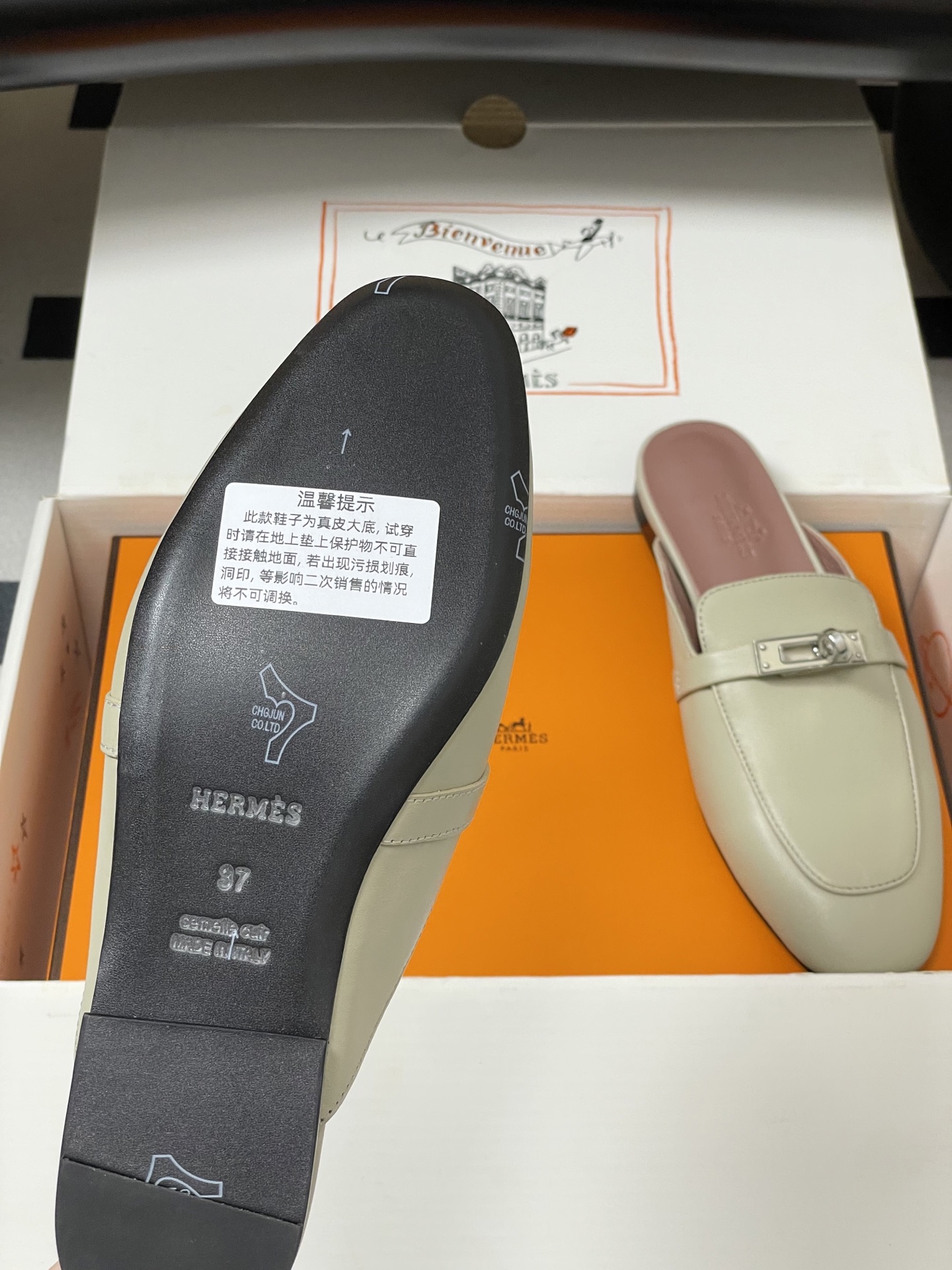 Hermes Women's Oz Mule: Kelly Buckle, Calfskin Leather, Slip-On Sandal 9 i1756157400899 8417 0 6