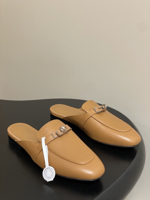 Hermes Oz Mule: Classic Leather Slides with Iconic Kelly Buckle 1 Hermes Oz Mule: Classic Leather Slides with Iconic Kelly Buckle