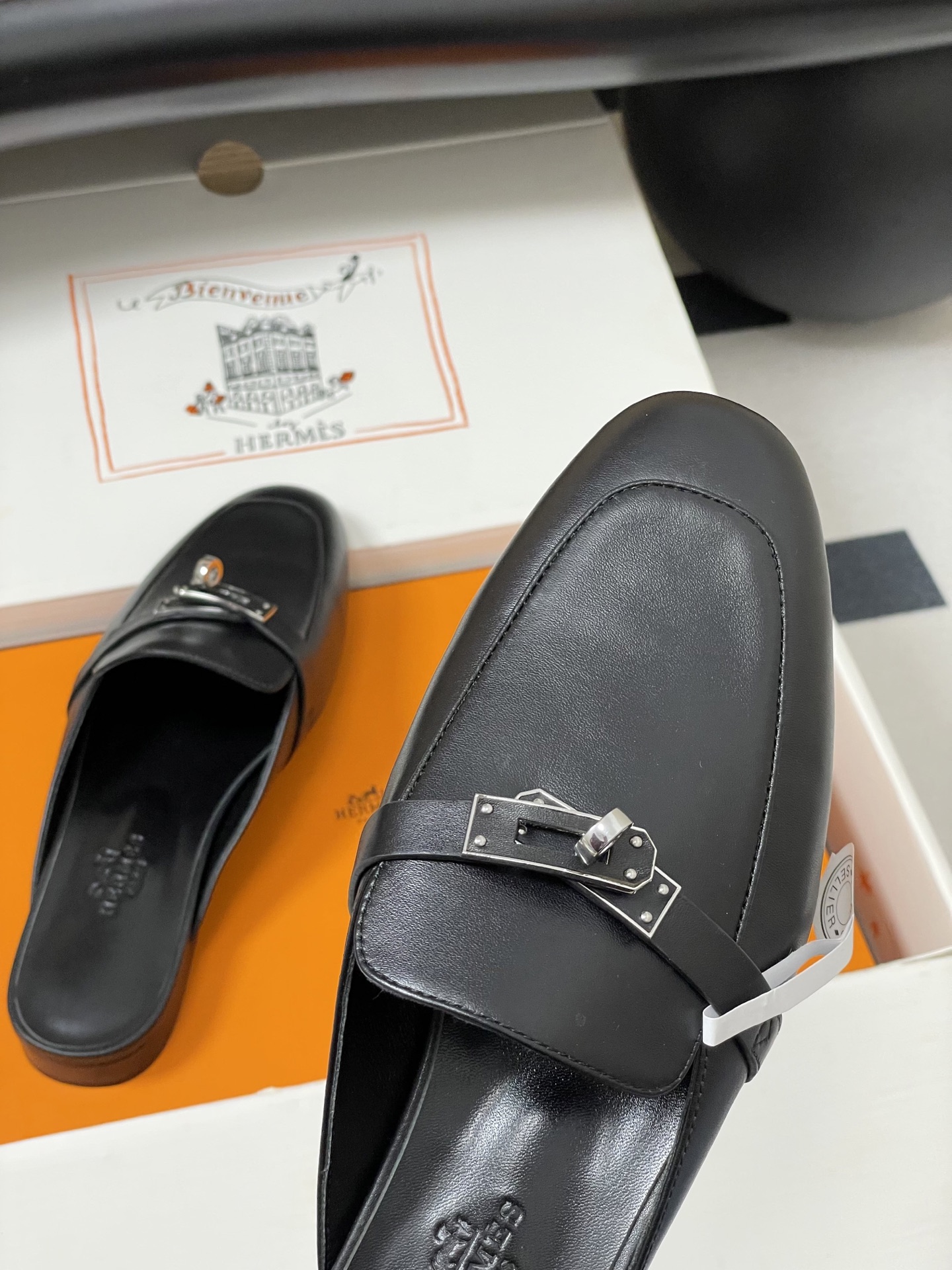 Hermès Women's Oz Mule - Classic Kelly Buckle Leather Slippers 10 i1756157479347 5139 0 6