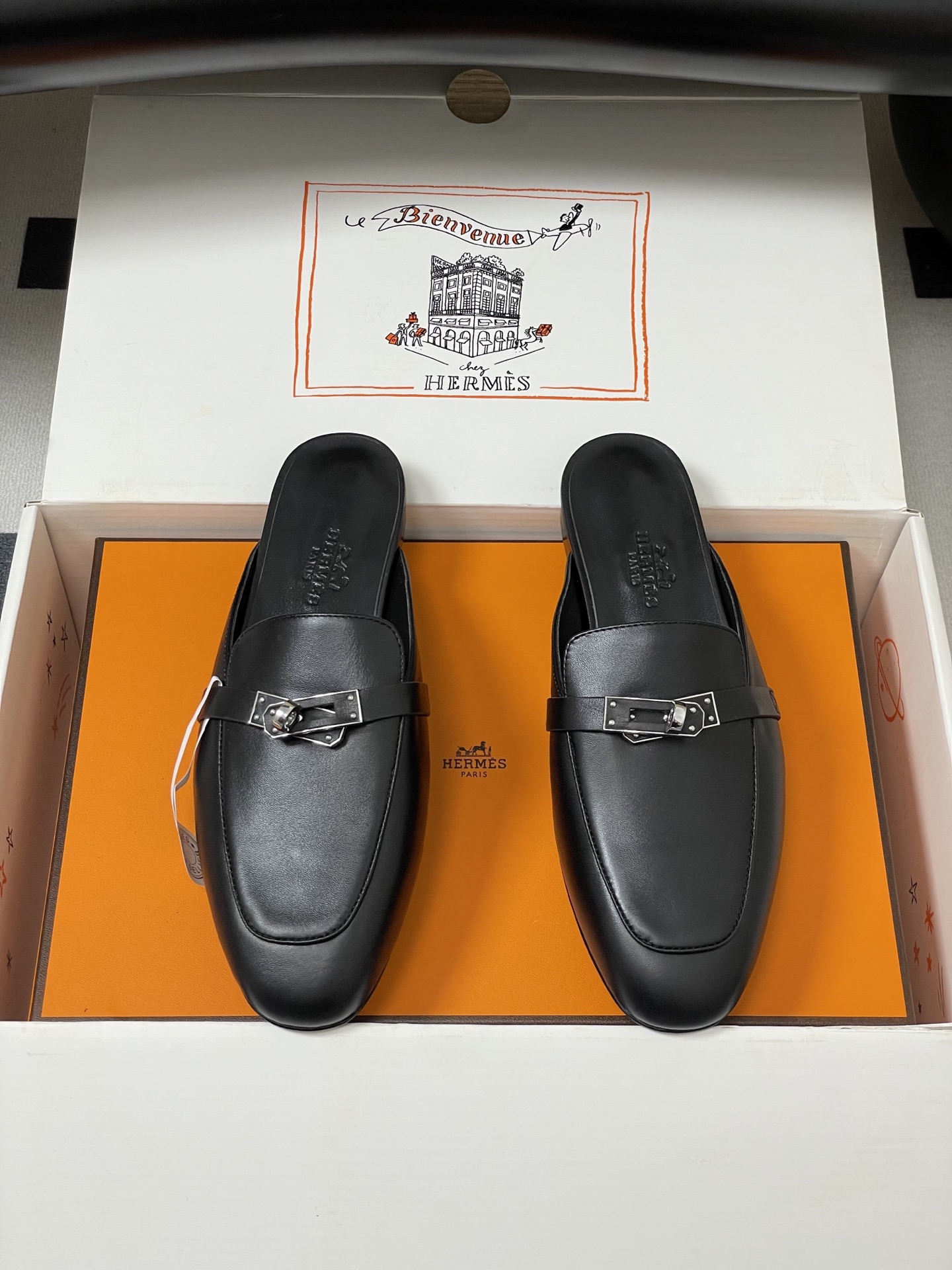 Hermès Women's Oz Mule - Classic Kelly Buckle Leather Slippers 6 i1756157480683 4242 0 3