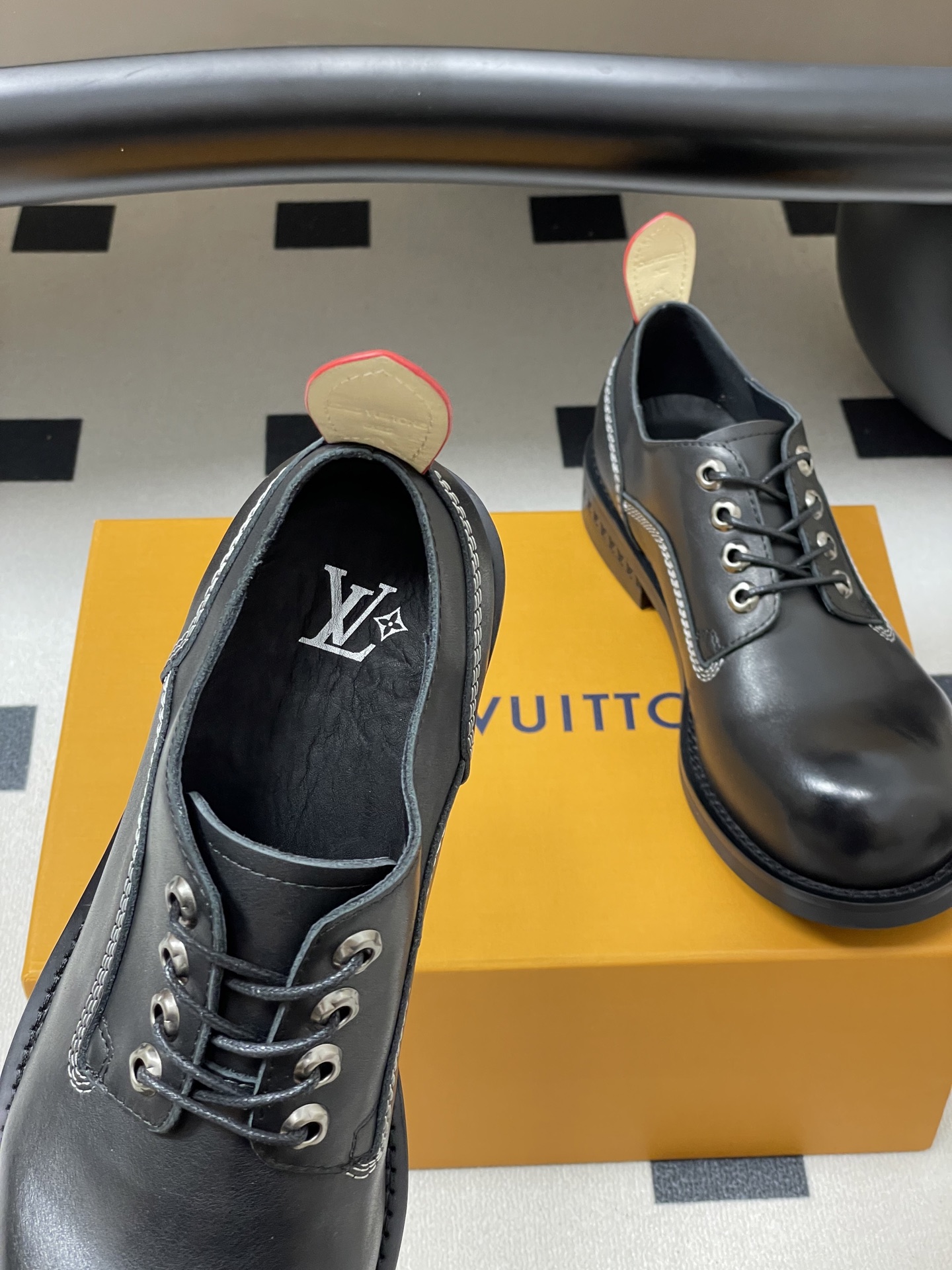 Louis Vuitton Bubble Lace-Up Shoes Men's Chunky Sole Leather Shoes 6 i1757090477797 5193 0 3