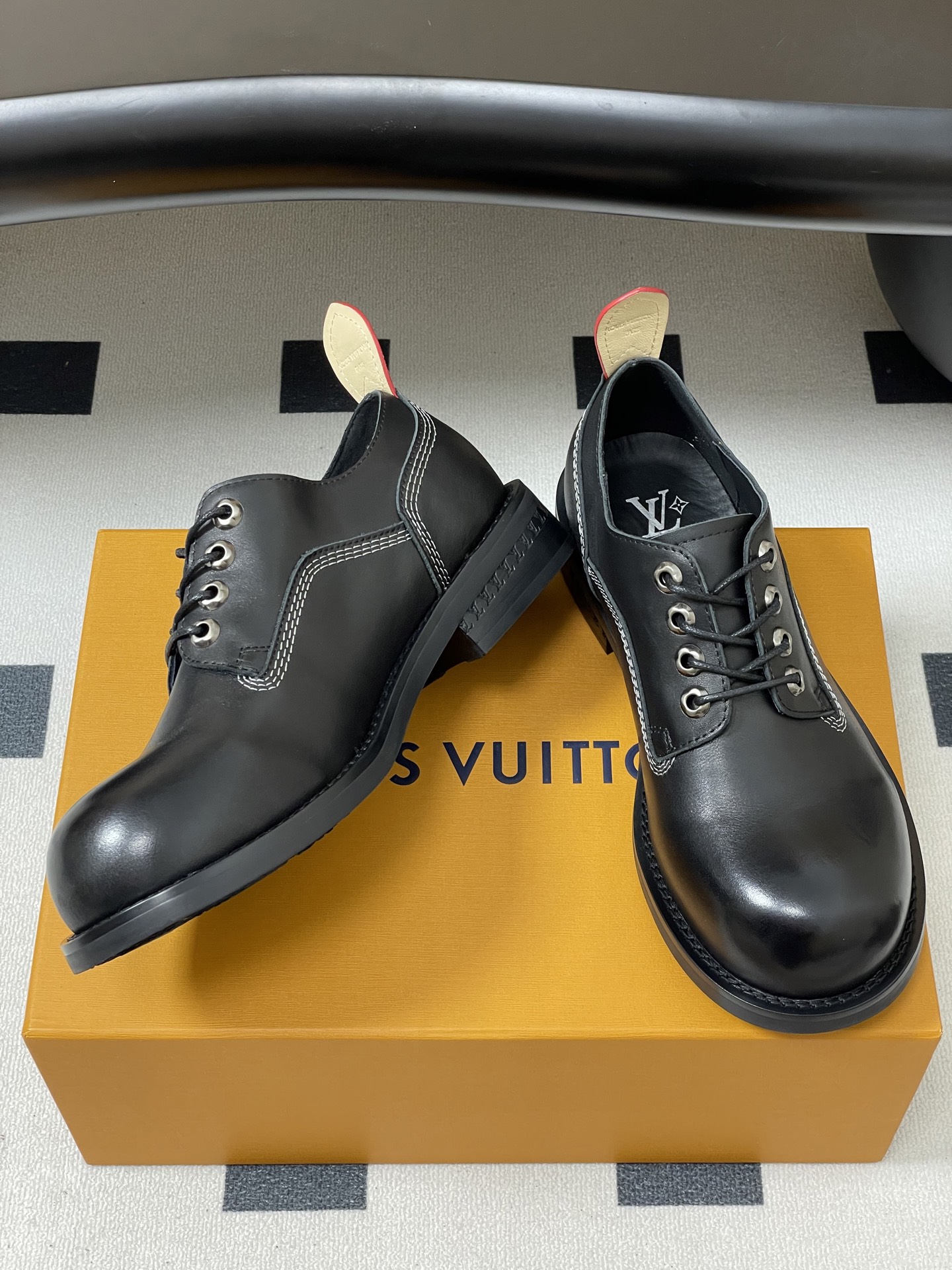 Louis Vuitton Bubble Lace-Up Shoes Men's Chunky Sole Leather Shoes 7 i1757090479626 1008 0 8