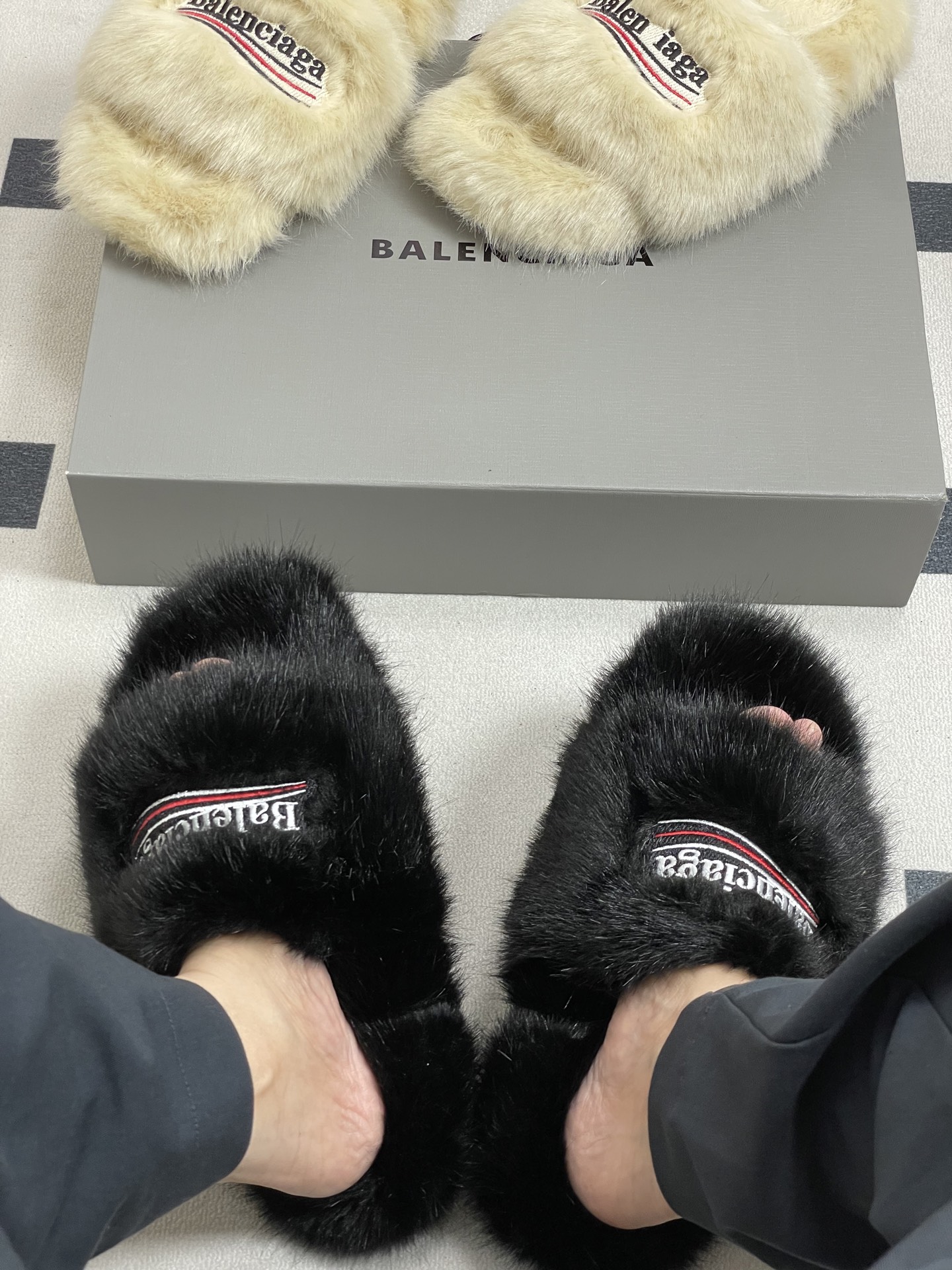 NO:488133,Pictures of footwear, fur shoes, slippers19860909上脚图,毛毛鞋拖鞋,slippers,Women's Shoes