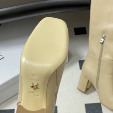 25Ss秋冬新款Dior 迪奥D-Art 带跟靴子系列金属字母跟及踝靴松紧粗跟短靴CD弹力高靴骑士直筒靴 这款 D-Ar 25Ss秋冬新款Dior 迪奥D-Art 带跟靴子系列金属字母跟及踝靴松紧粗跟短靴CD弹力高靴骑士直筒靴 这款 D-Ar