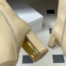 25Ss秋冬新款Dior 迪奥D-Art 带跟靴子系列金属字母跟及踝靴松紧粗跟短靴CD弹力高靴骑士直筒靴 这款 D-Ar 25Ss秋冬新款Dior 迪奥D-Art 带跟靴子系列金属字母跟及踝靴松紧粗跟短靴CD弹力高靴骑士直筒靴 这款 D-Ar