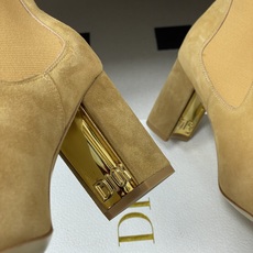 25Ss秋冬新款Dior 迪奥D-Art 带跟靴子系列金属字母跟及踝靴松紧粗跟短靴CD弹力高靴骑士直筒靴 这款 D-Ar 25Ss秋冬新款Dior 迪奥D-Art 带跟靴子系列金属字母跟及踝靴松紧粗跟短靴CD弹力高靴骑士直筒靴 这款 D-Ar