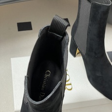 25Ss秋冬新款Dior 迪奥D-Art 带跟靴子系列金属字母跟及踝靴松紧粗跟短靴CD弹力高靴骑士直筒靴 这款 D-Ar 25Ss秋冬新款Dior 迪奥D-Art 带跟靴子系列金属字母跟及踝靴松紧粗跟短靴CD弹力高靴骑士直筒靴 这款 D-Ar
