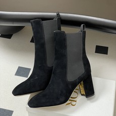 25Ss秋冬新款Dior 迪奥D-Art 带跟靴子系列金属字母跟及踝靴松紧粗跟短靴CD弹力高靴骑士直筒靴 这款 D-Ar 25Ss秋冬新款Dior 迪奥D-Art 带跟靴子系列金属字母跟及踝靴松紧粗跟短靴CD弹力高靴骑士直筒靴 这款 D-Ar