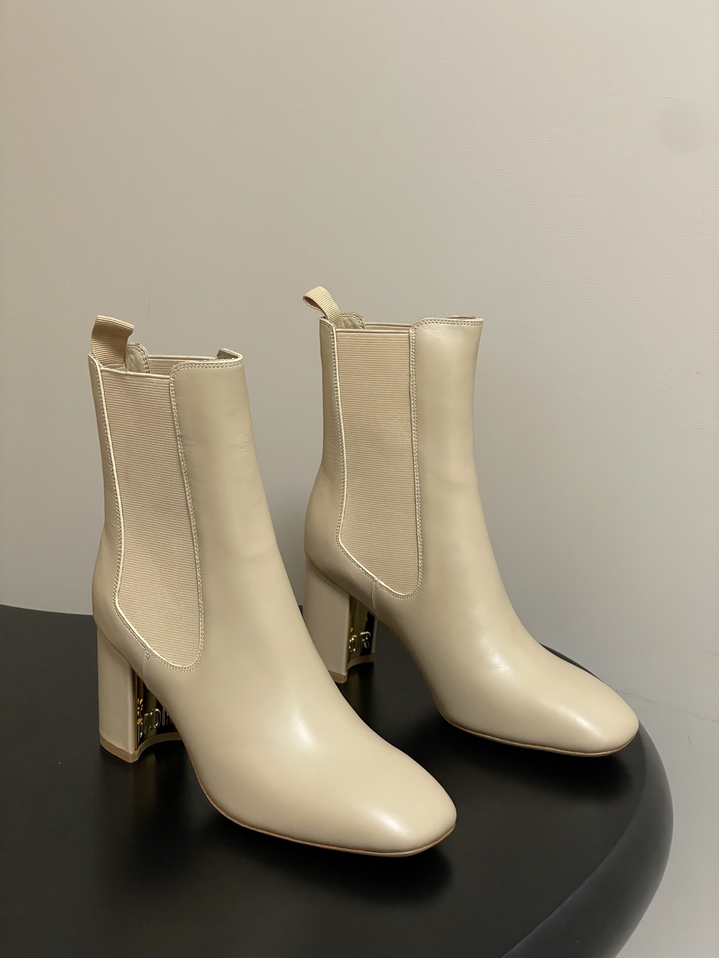 25Ss秋冬新款Dior 迪奥D-Art 带跟靴子系列金属字母跟及踝靴松紧粗跟短靴CD弹力高靴骑士直筒靴 这款 D-Ar