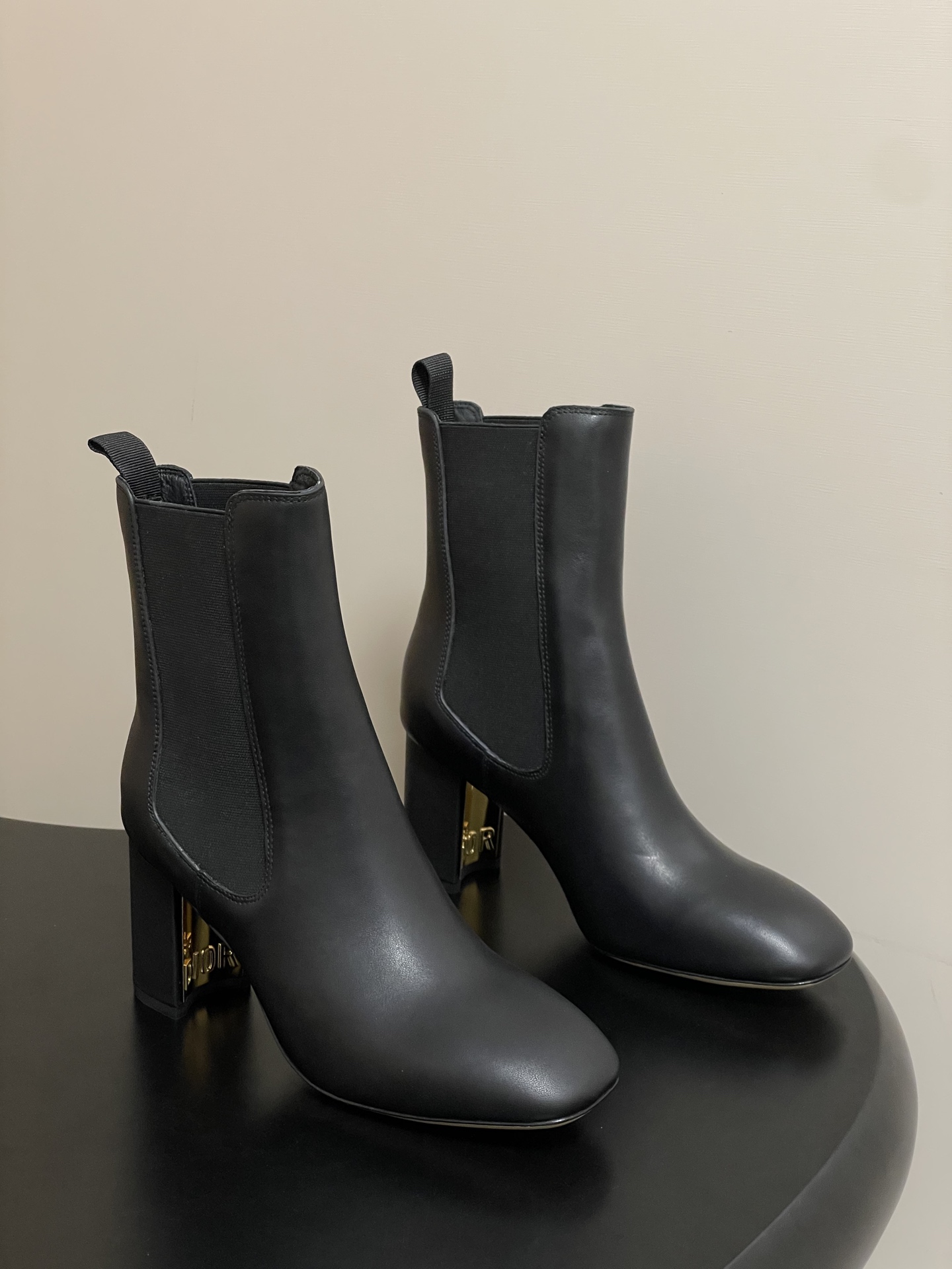 25Ss秋冬新款Dior 迪奥D-Art 带跟靴子系列金属字母跟及踝靴松紧粗跟短靴CD弹力高靴骑士直筒靴 这款 D-Ar