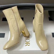 25Ss秋冬新款Dior 迪奥D-Art 带跟靴子系列金属字母跟及踝靴松紧粗跟短靴CD字母侧拉链短靴 这款 D-Art 25Ss秋冬新款Dior 迪奥D-Art 带跟靴子系列金属字母跟及踝靴松紧粗跟短靴CD字母侧拉链短靴 这款 D-Art