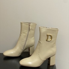 25Ss秋冬新款Dior 迪奥D-Art 带跟靴子系列金属字母跟及踝靴松紧粗跟短靴CD字母侧拉链短靴 这款 D-Art 25Ss秋冬新款Dior 迪奥D-Art 带跟靴子系列金属字母跟及踝靴松紧粗跟短靴CD字母侧拉链短靴 这款 D-Art
